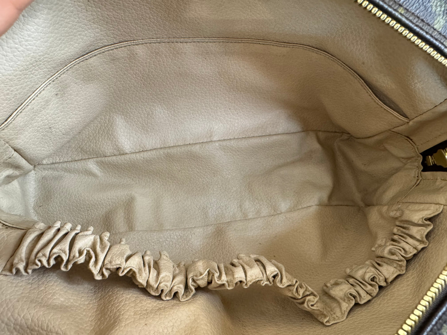 Louis Vuitton Trousse 28