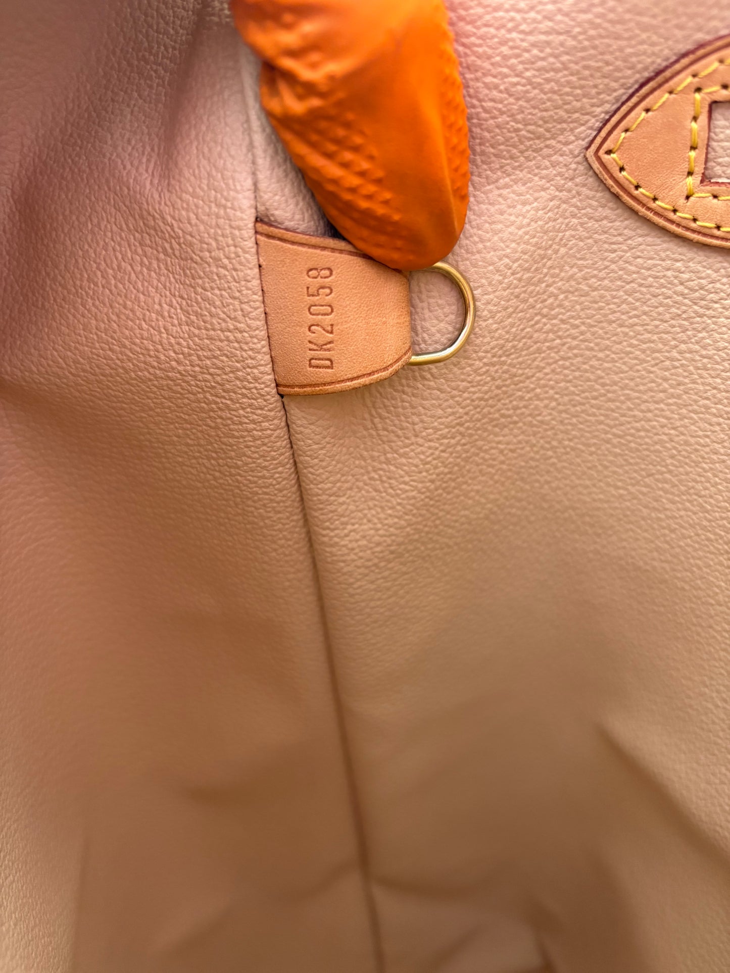 018885 - Louis Vuitton Bucket GM