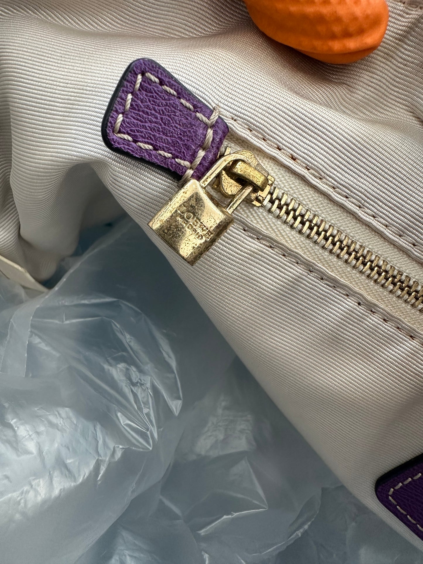 382386 - Loewe