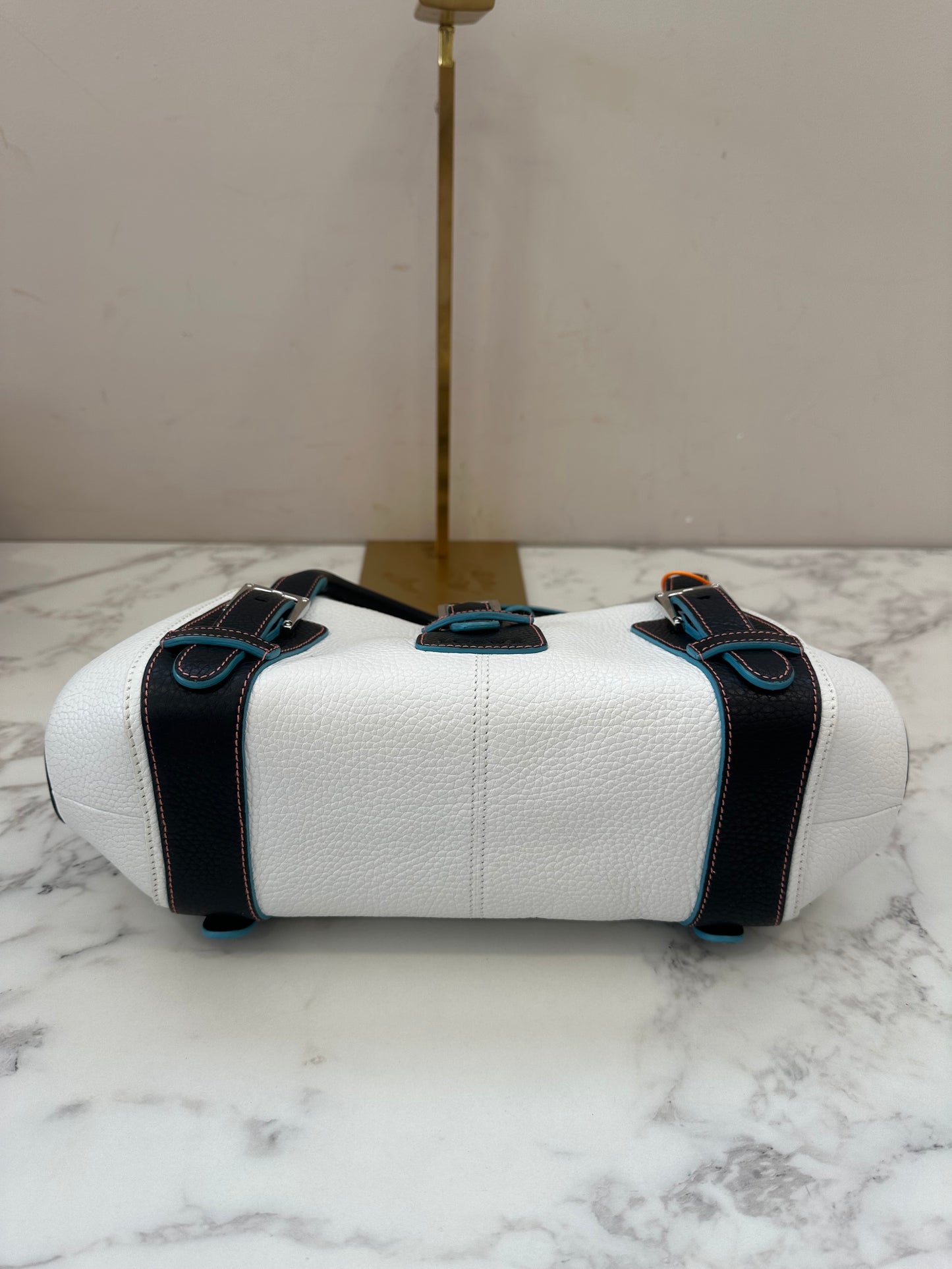 Loewe White