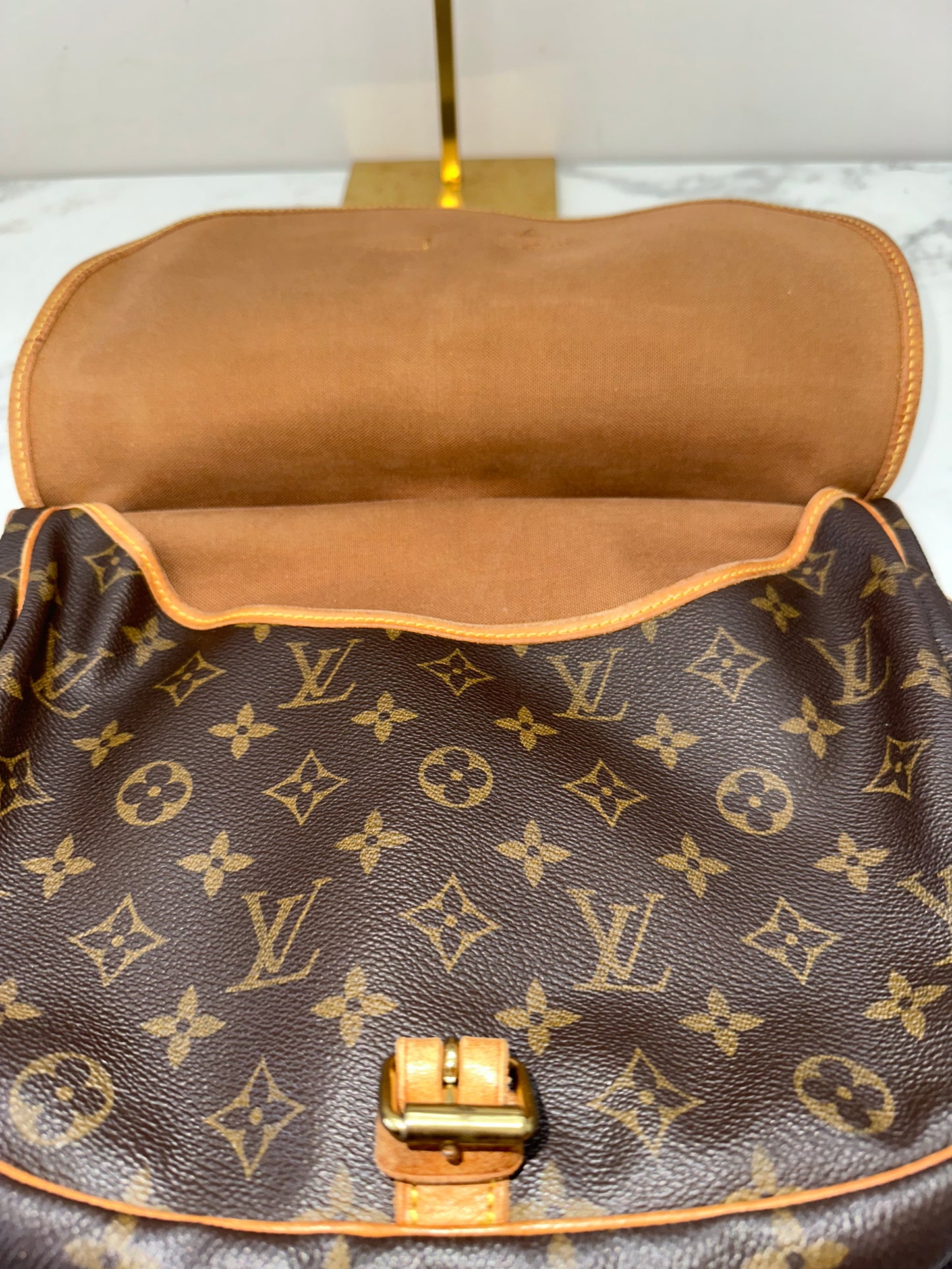 Louis Vuitton Saumur 30