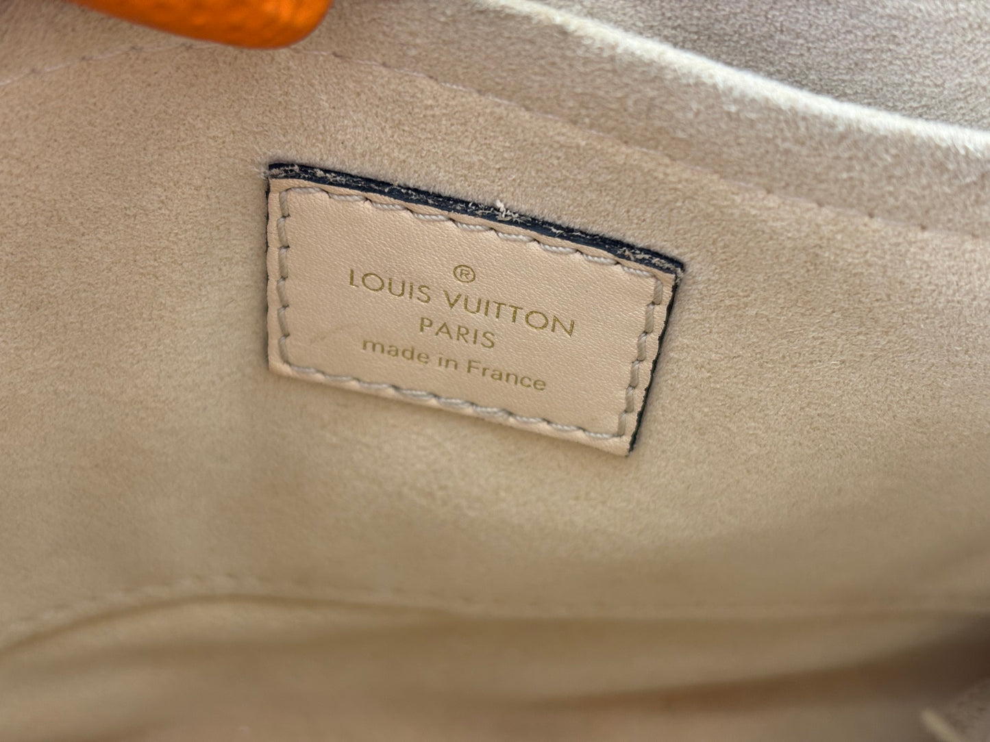 383979 - Louis Vuitton Locky BB