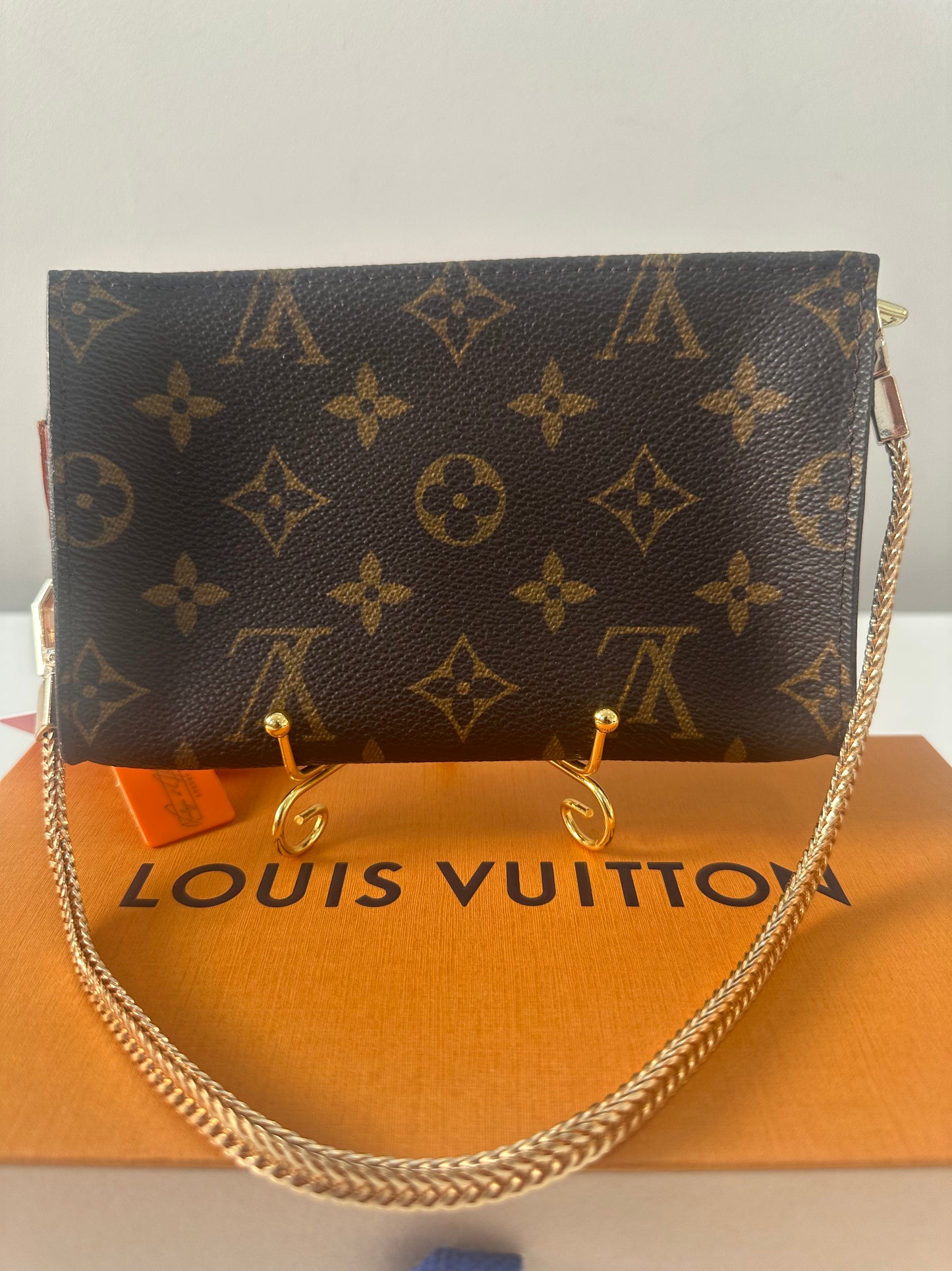 Louis Vuitton Pochette Bucket
