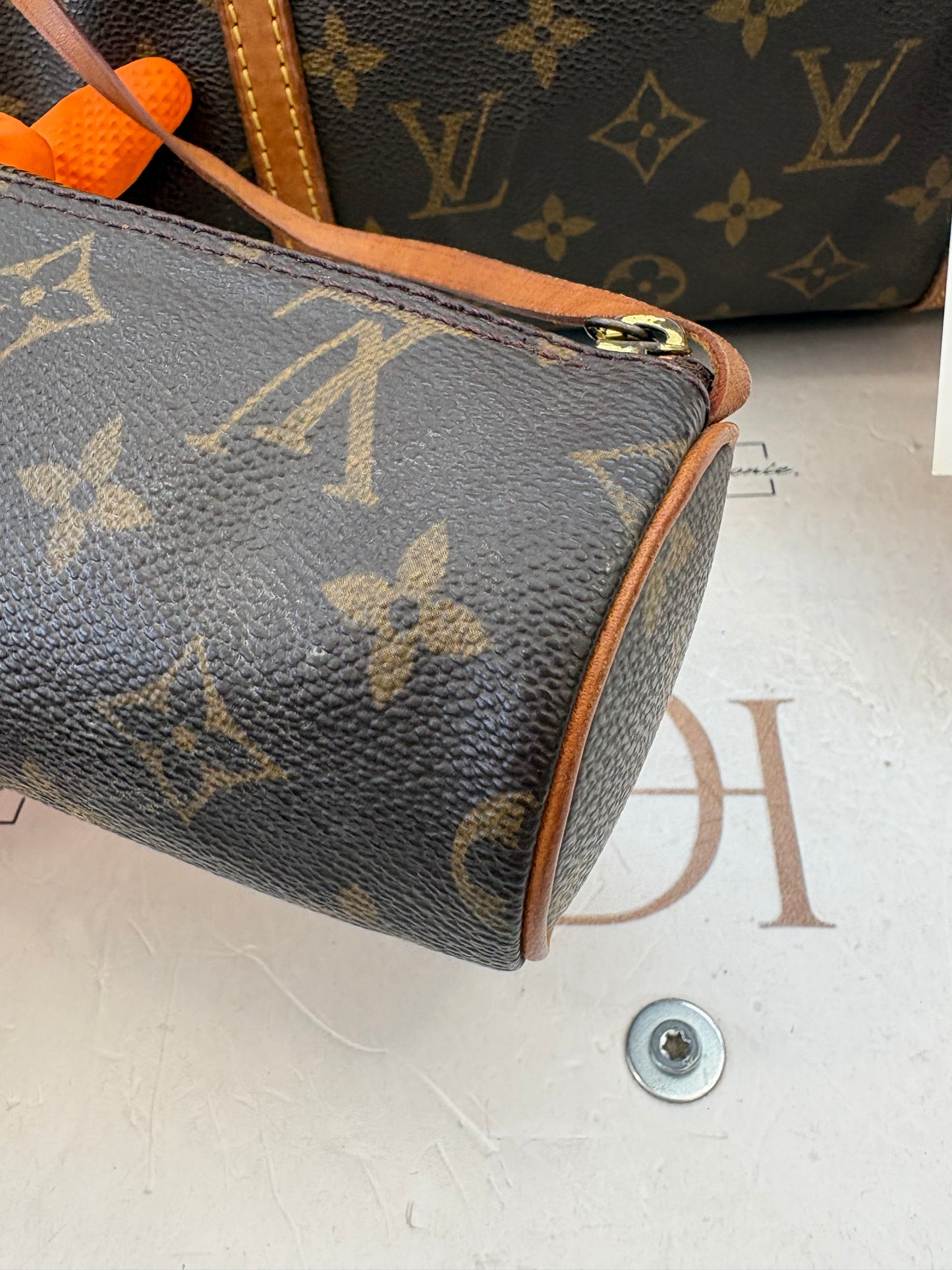 018693 - Louis Vuitton Papillon