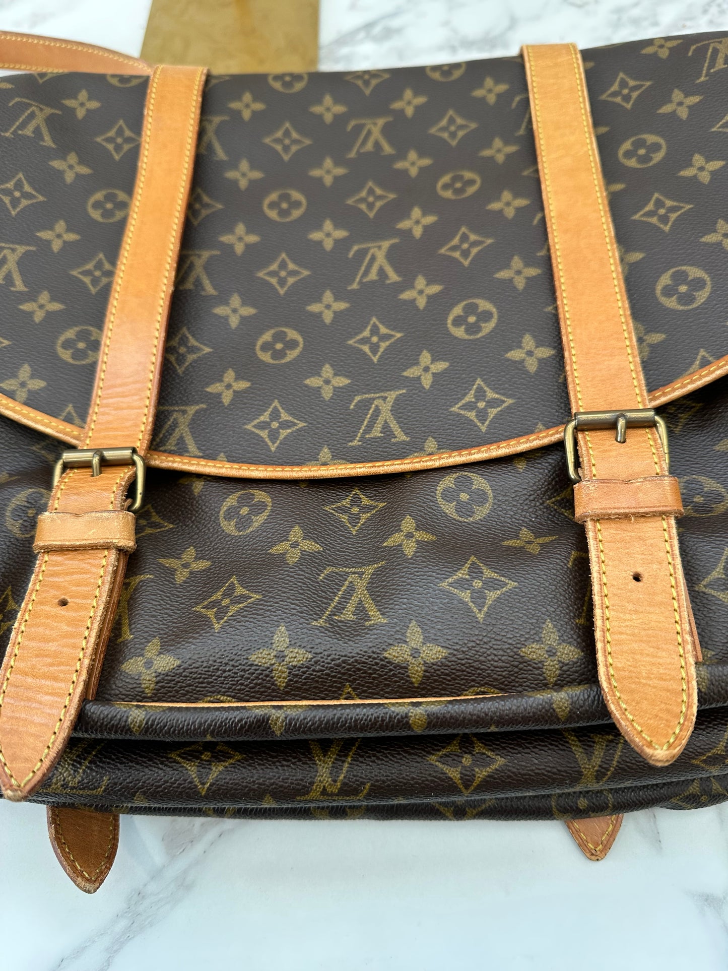 Louis Vuitton Saumur 43