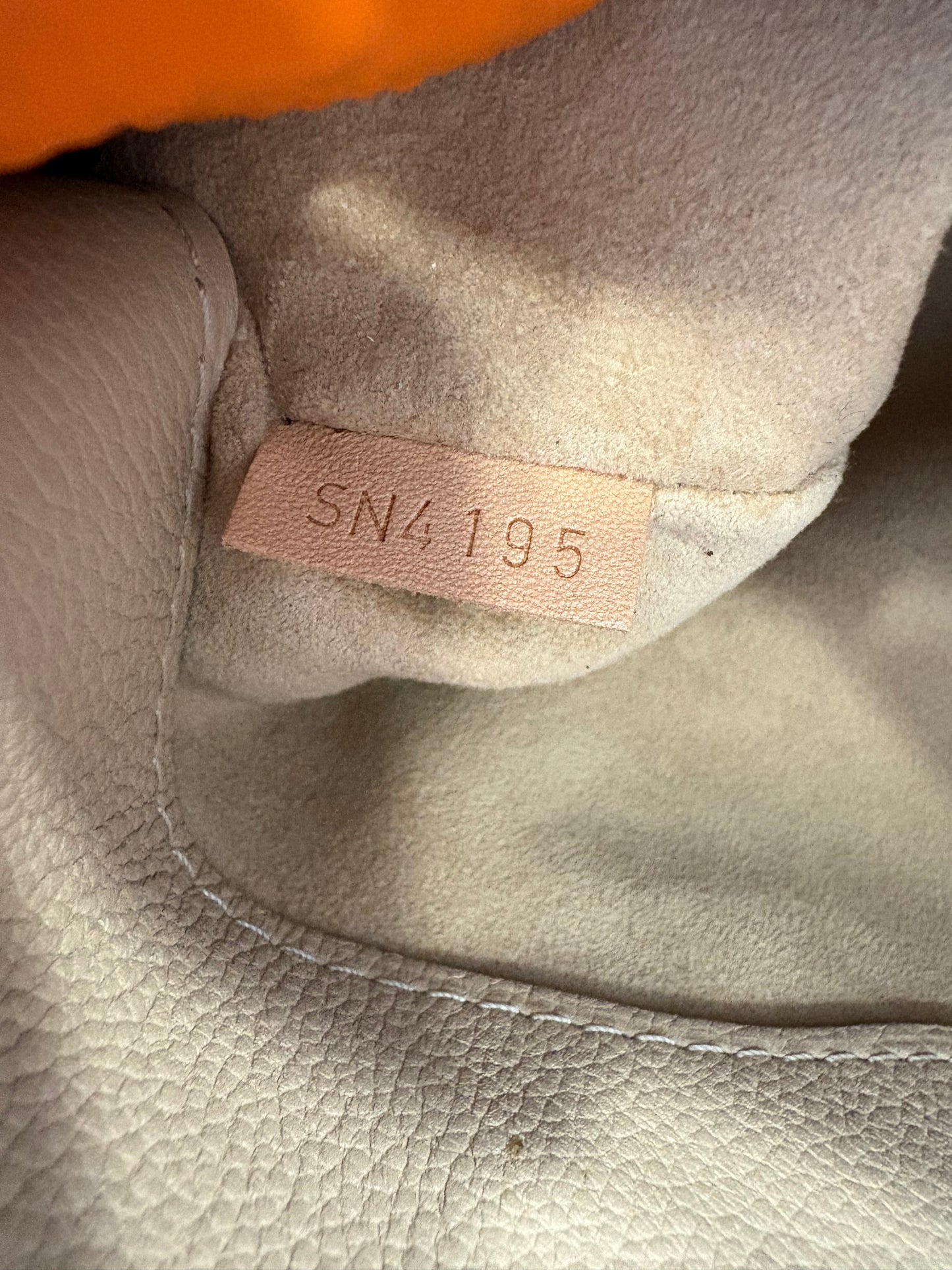 382944 - Louis Vuitton Pallas