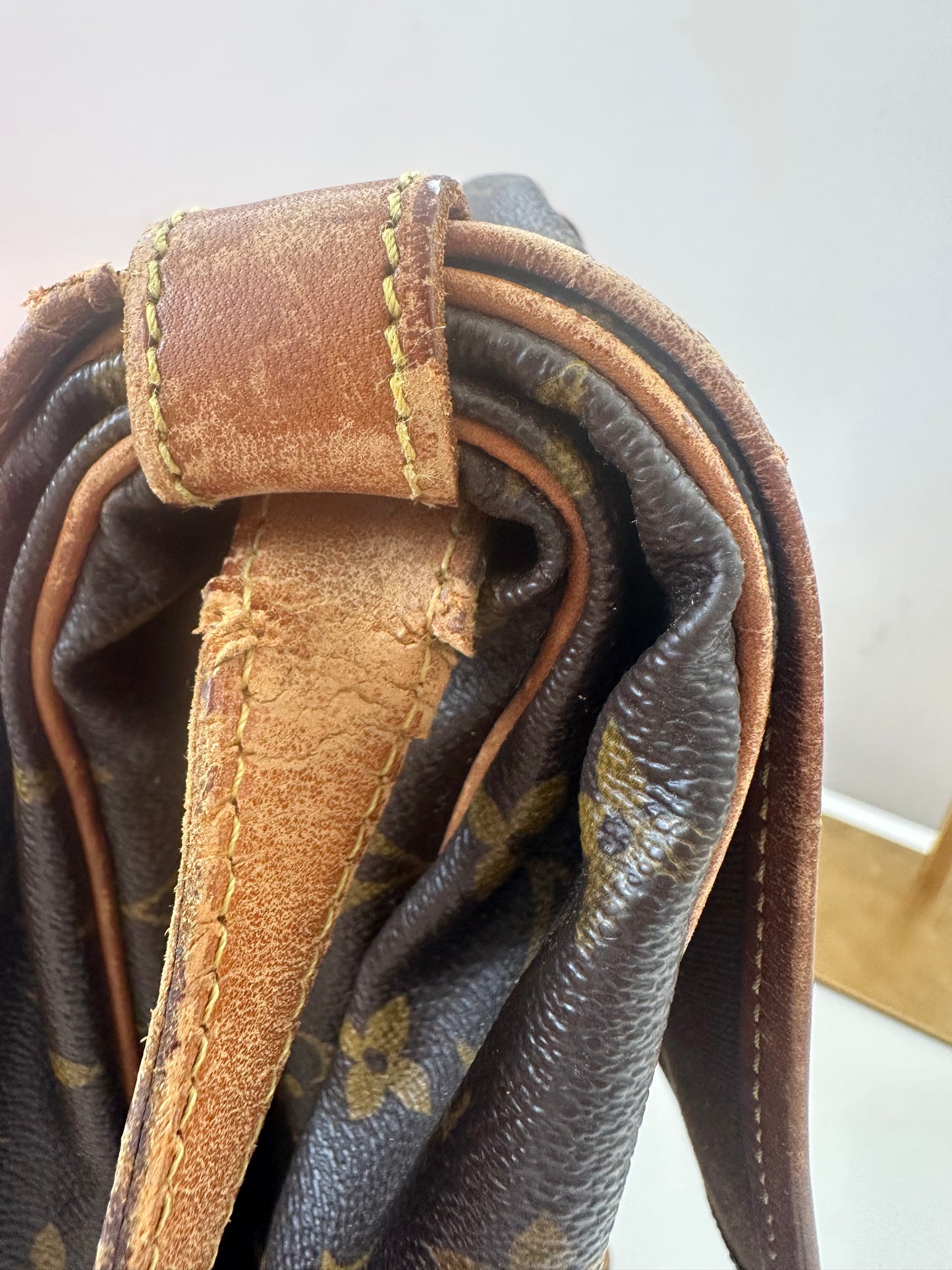 Louis Vuitton Saumur35