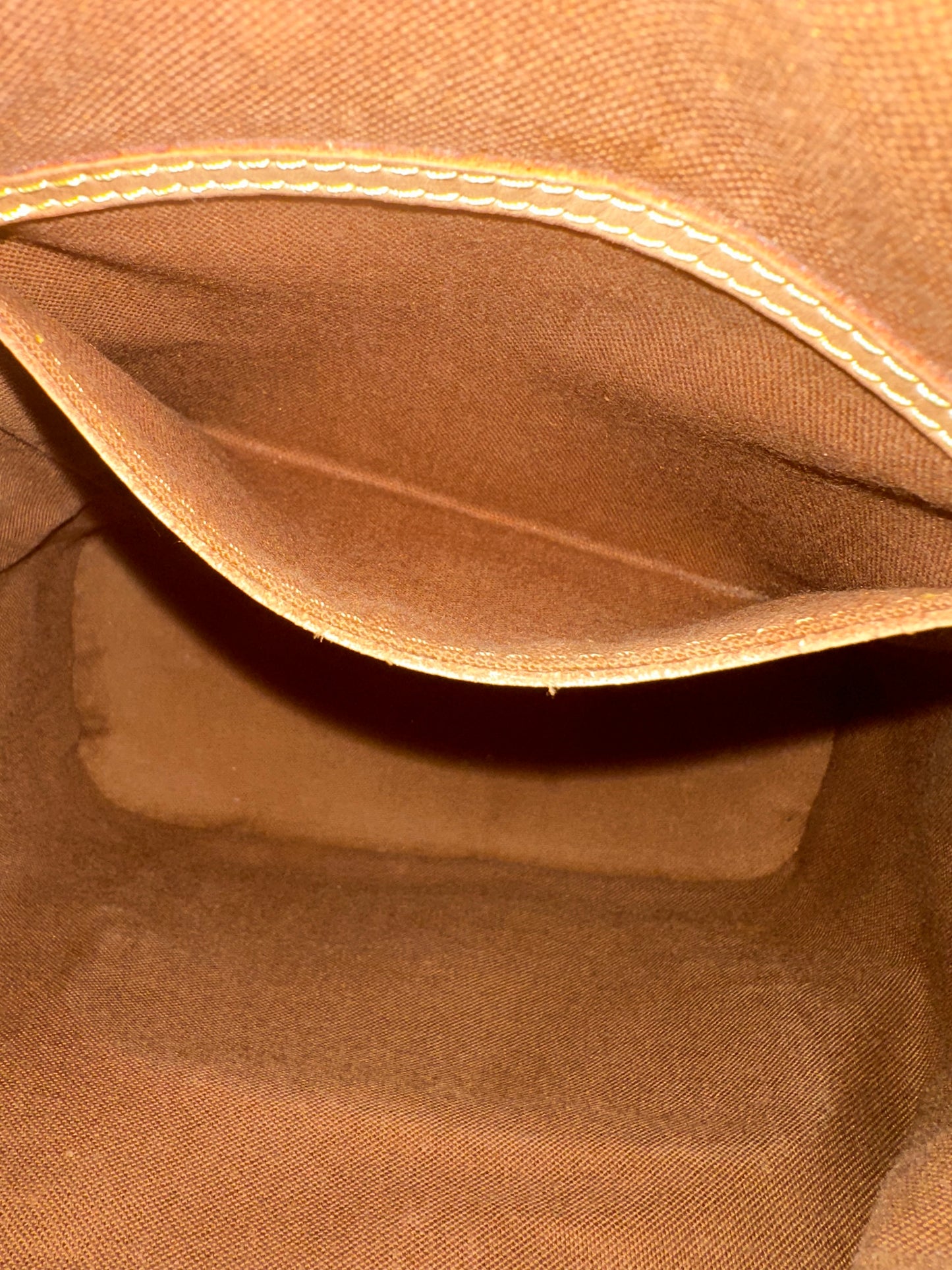 Louis Vuitton Montsouris MM