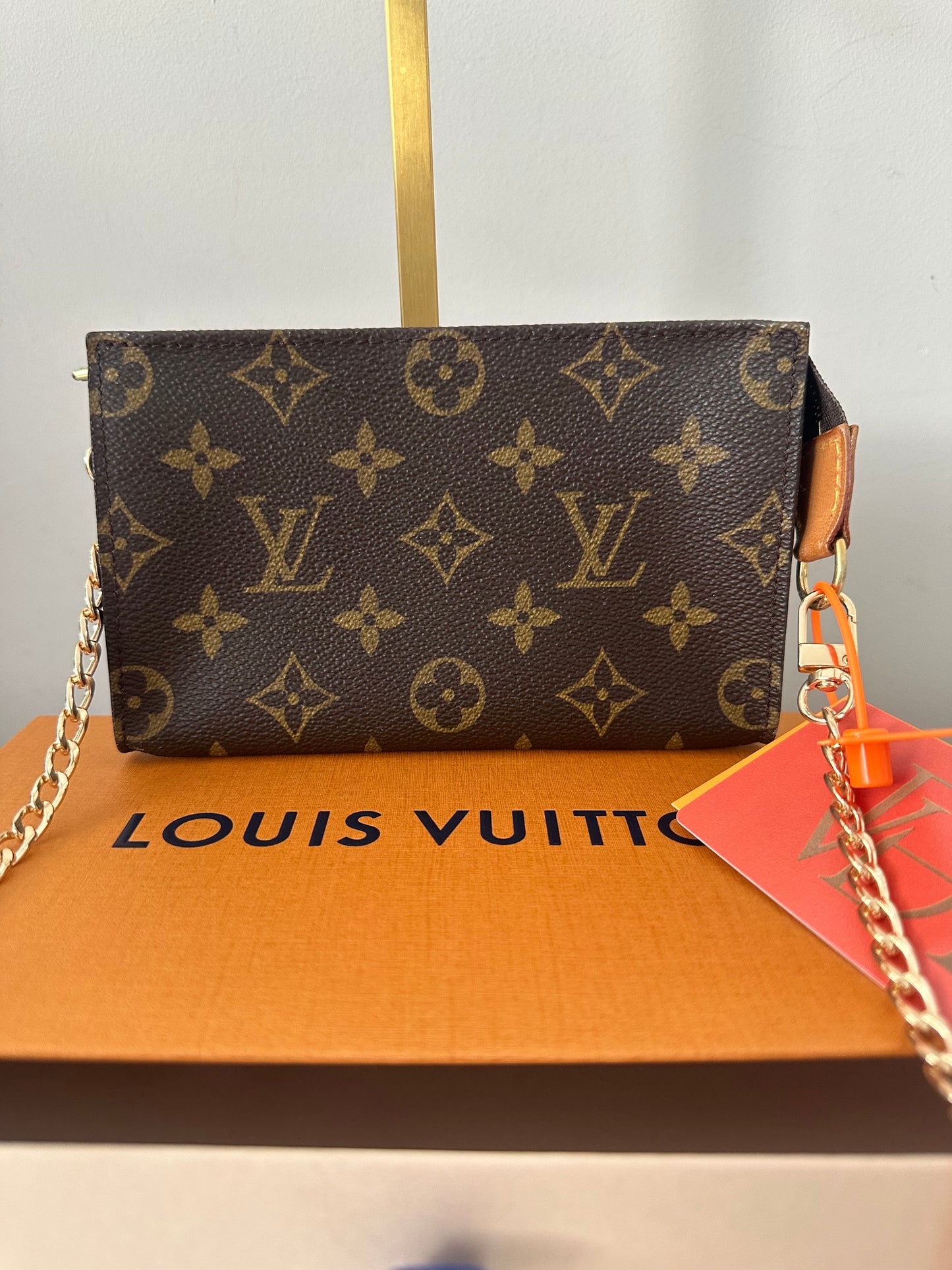 Louis Vuitton Pochette Bucket