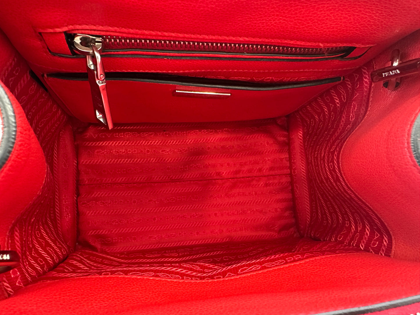 Prada Red 2way