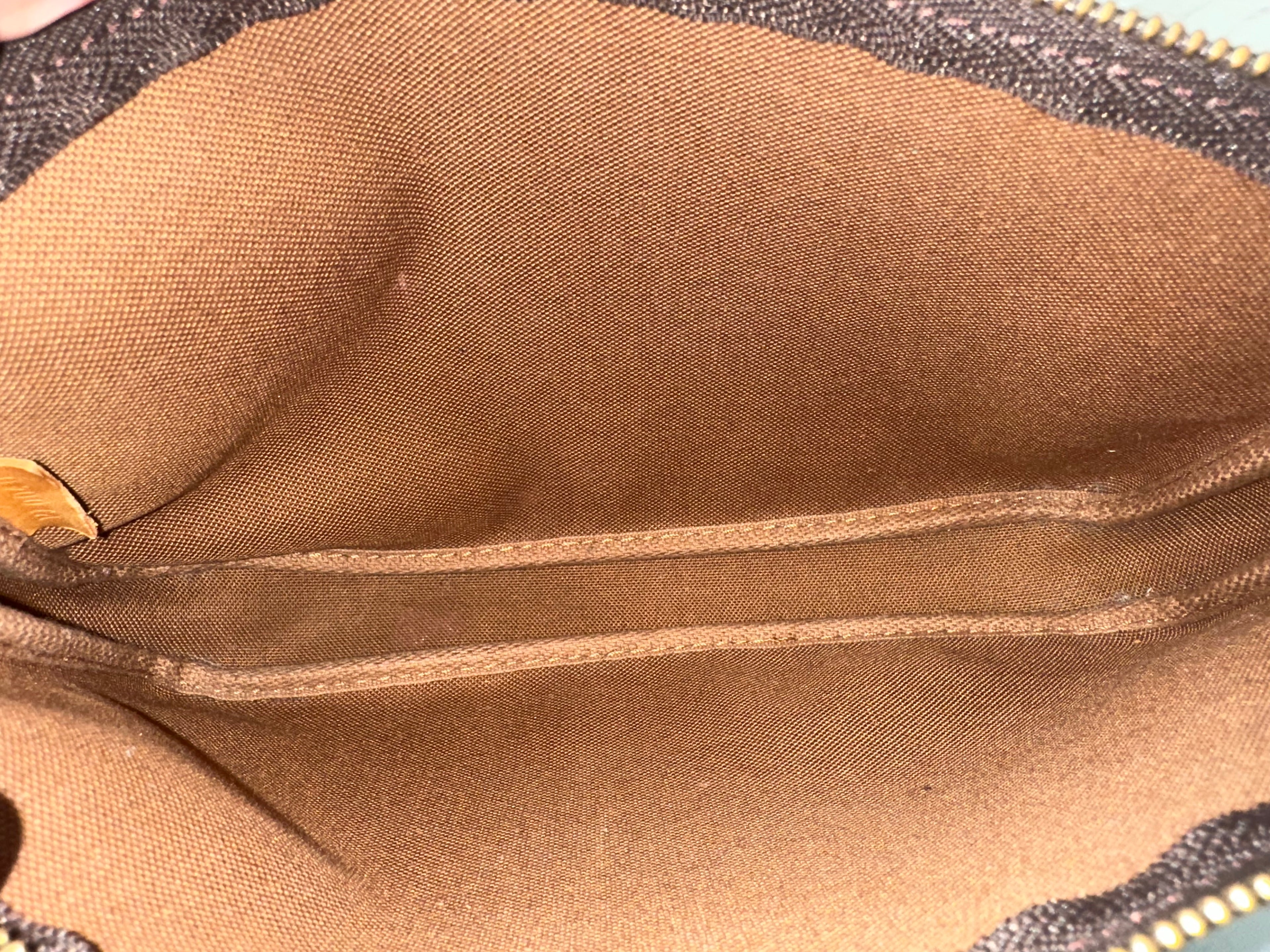 Louis Vuitton Pochette Accessoires