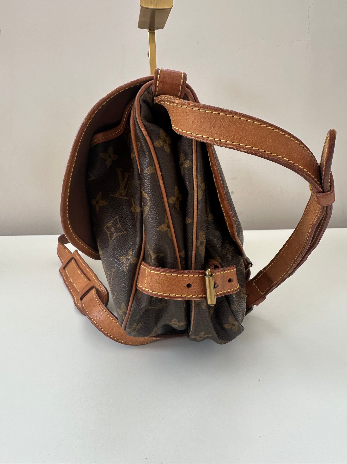 Louis Vuitton Saumur 30