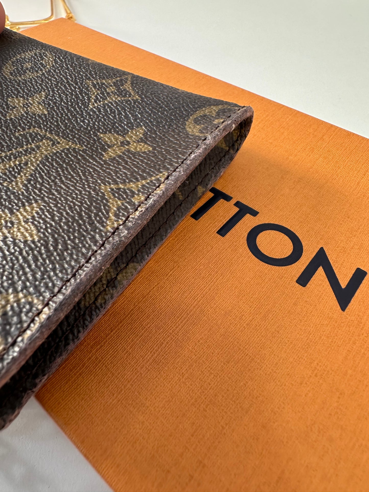 Louis Vuitton Pochette Bucket