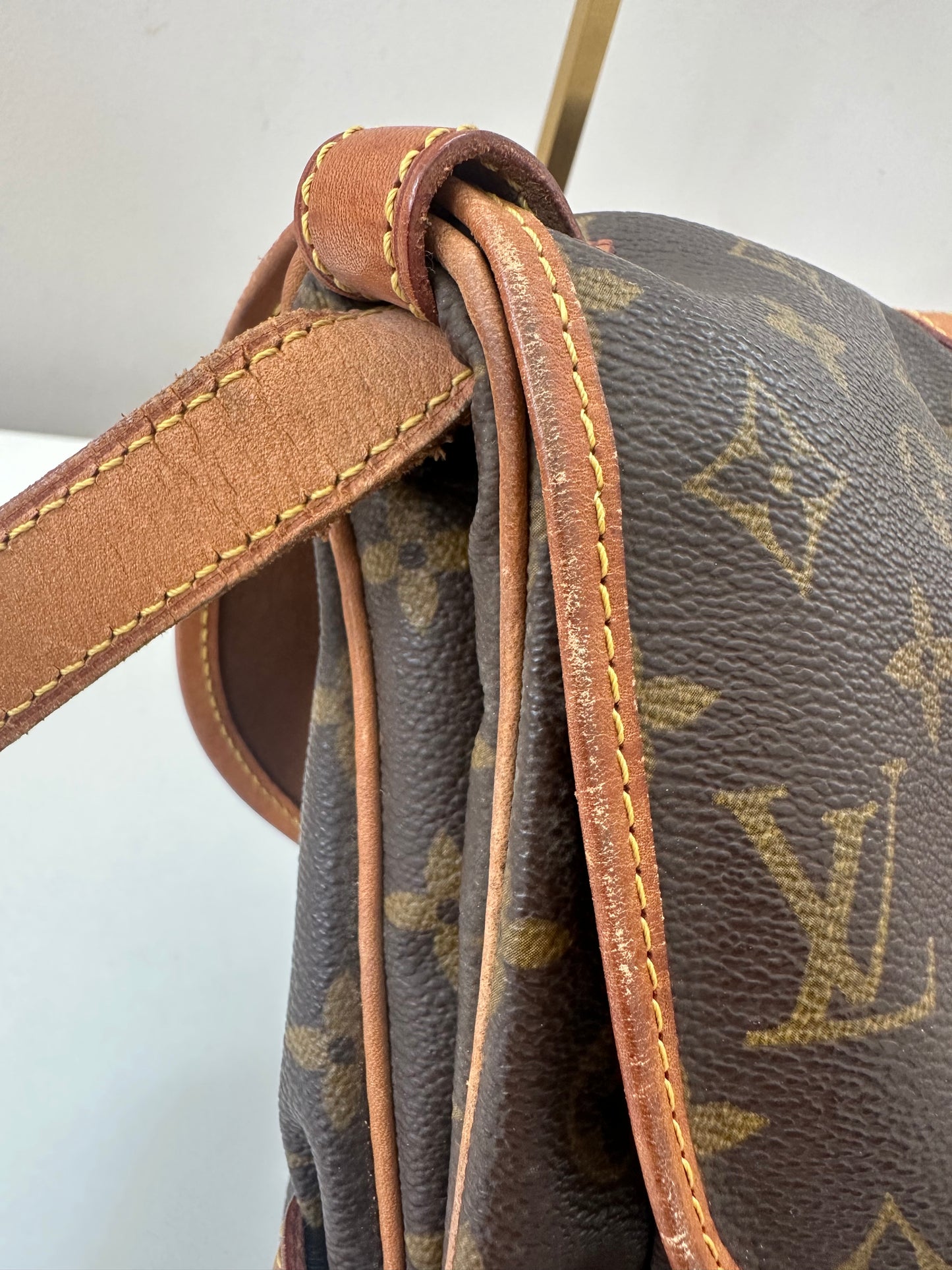 Louis Vuitton Saumur 30