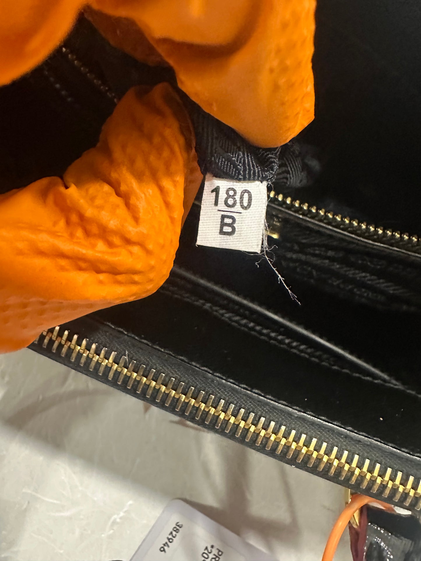 382946 - Prada Galleria Black