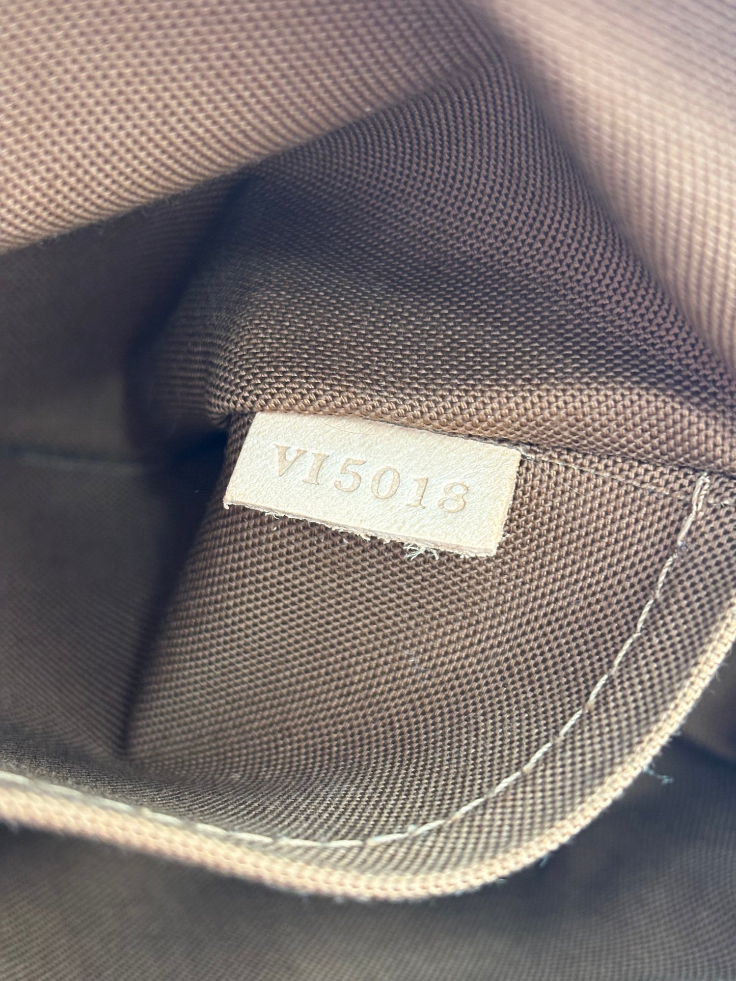 018870 - Louis Vuitton Tivoli PM