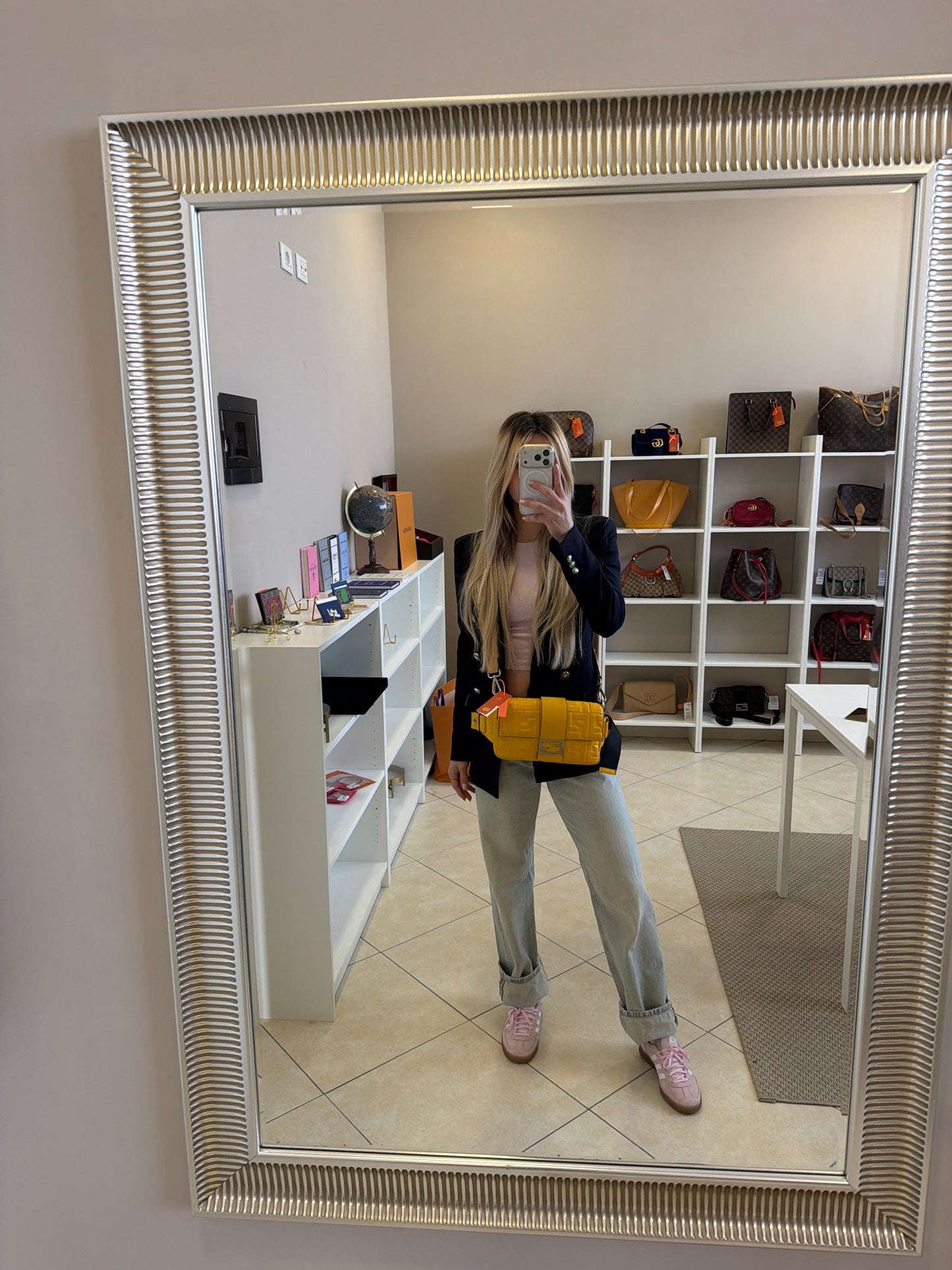 382667 - Fendi Baguette
