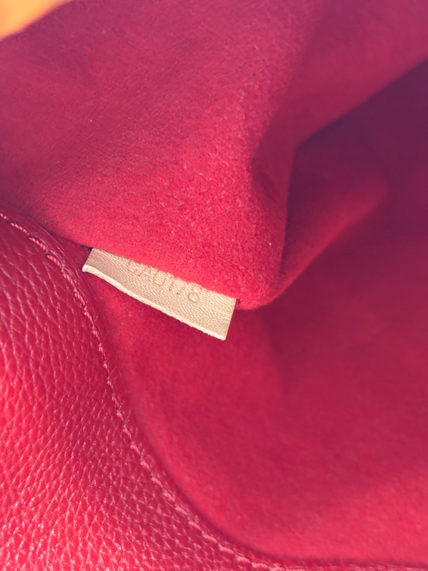 201112 - Louis Vuitton Pallas