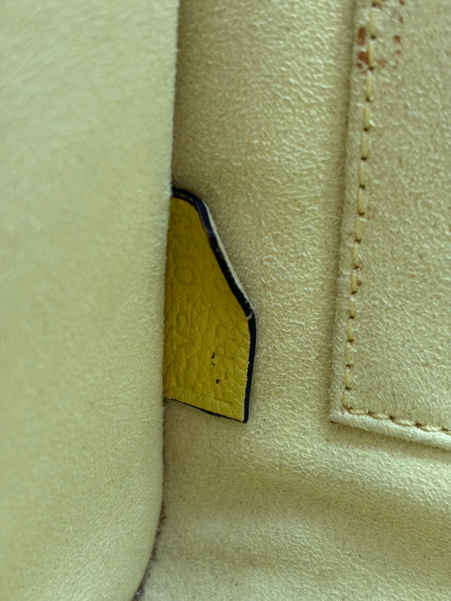 383887 - Céline Luggage Nano
