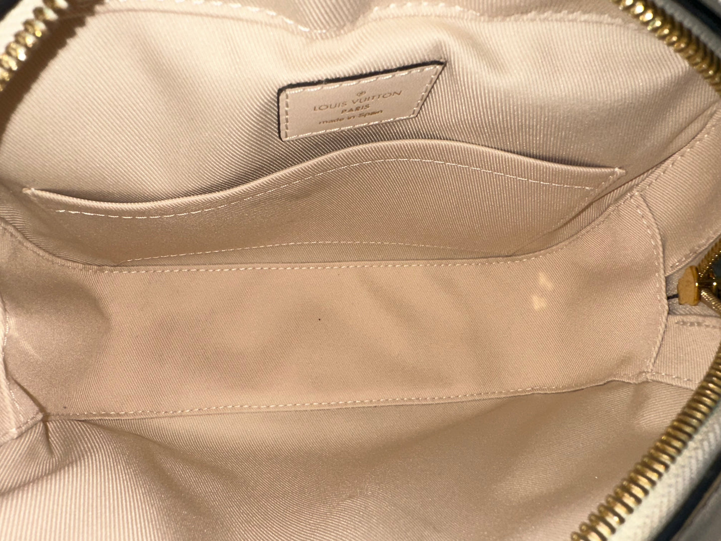 Louis Vuitton Saintogne