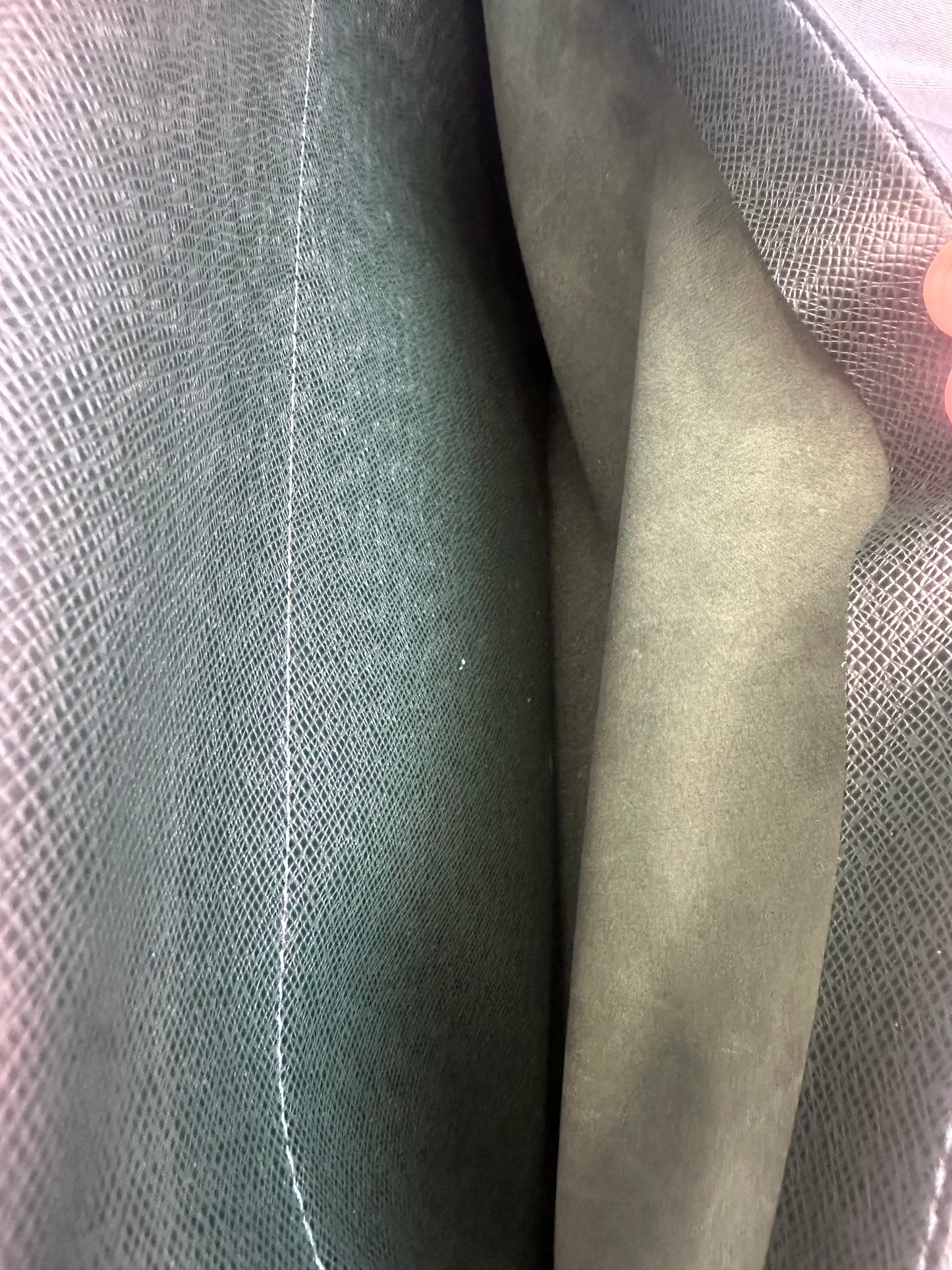 Louis Vuitton Taiga Serviette Kourad