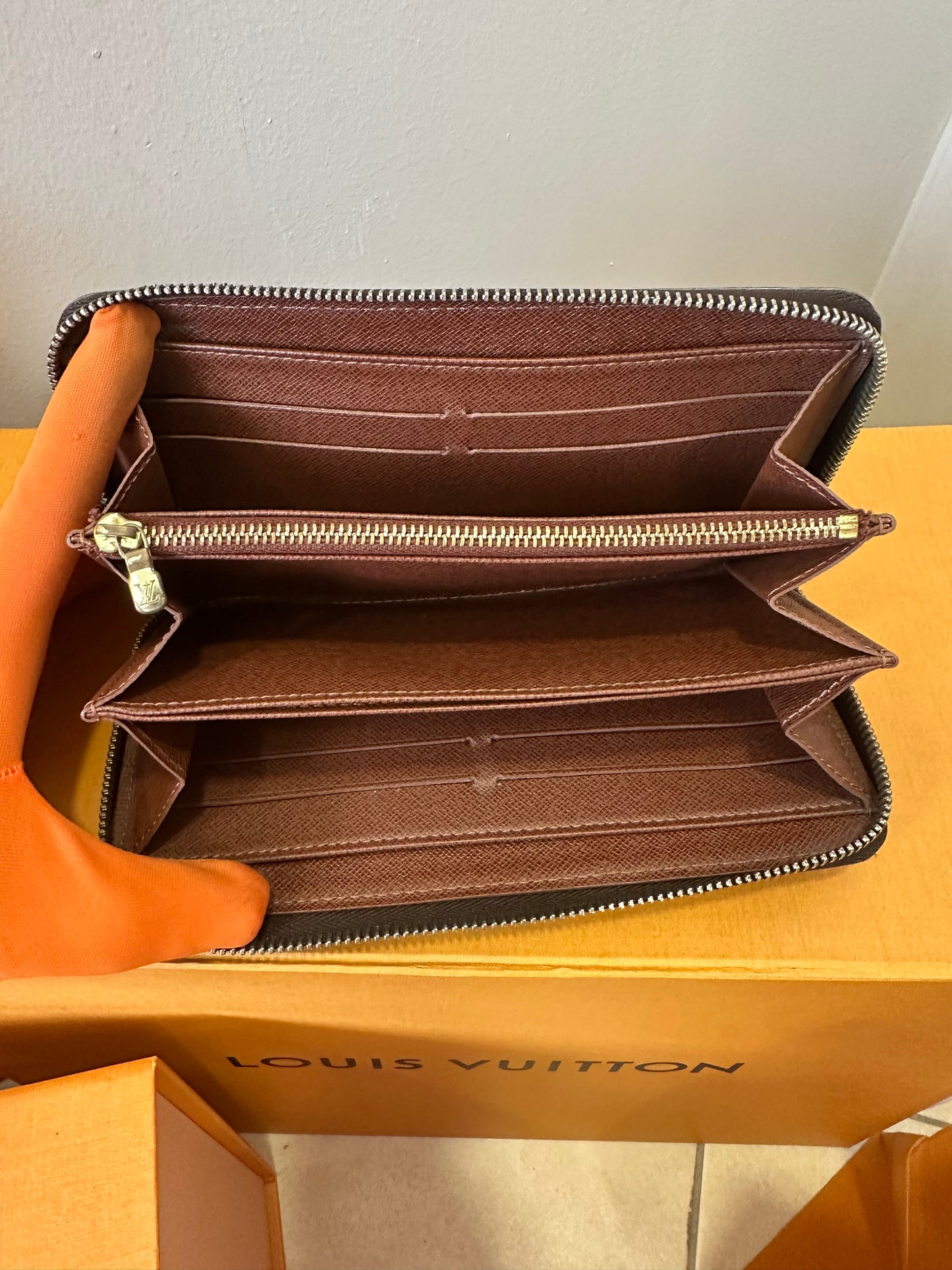 Louis Vuitton Zippy Wallet