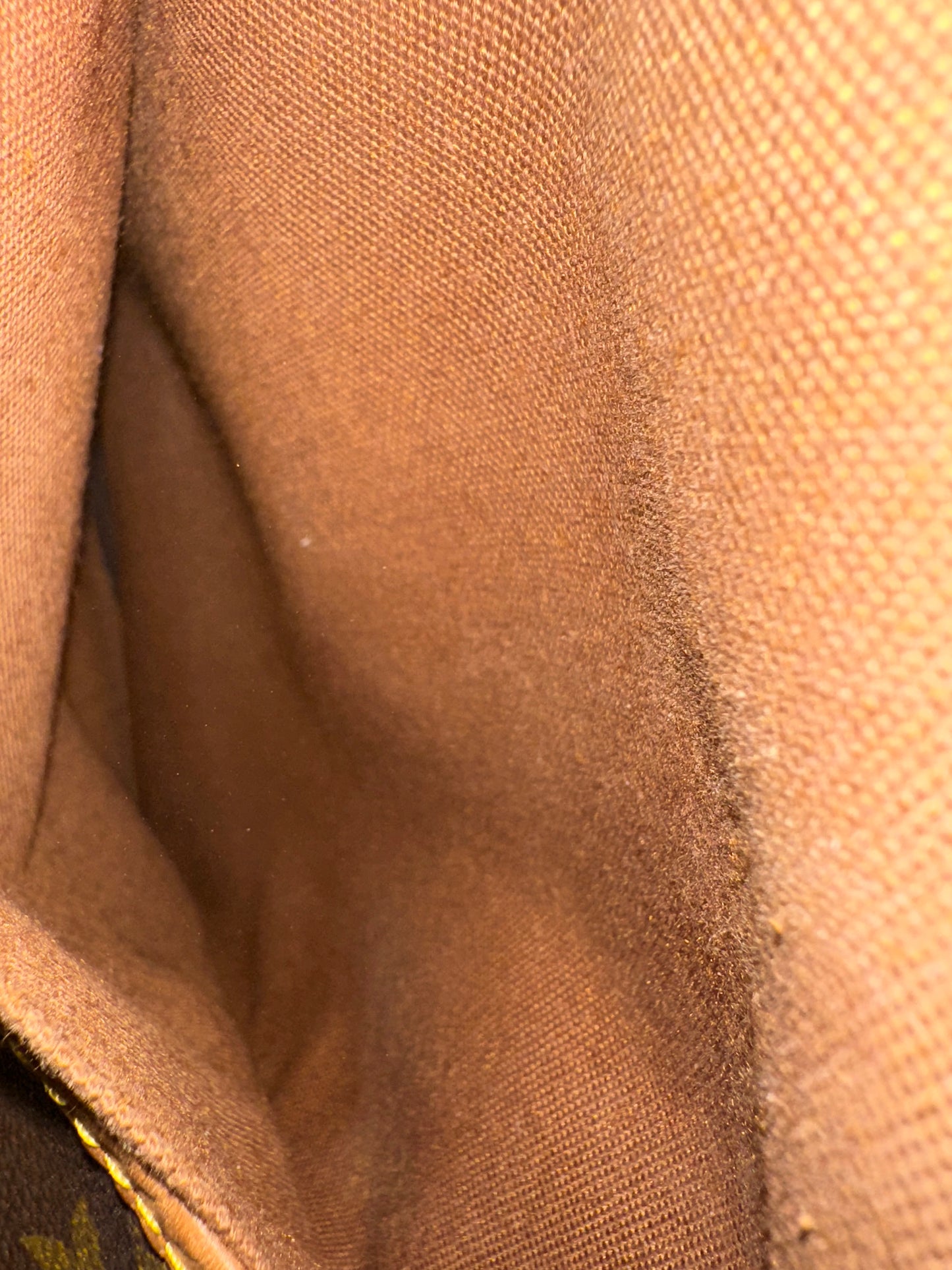 Louis Vuitton Saumur 35