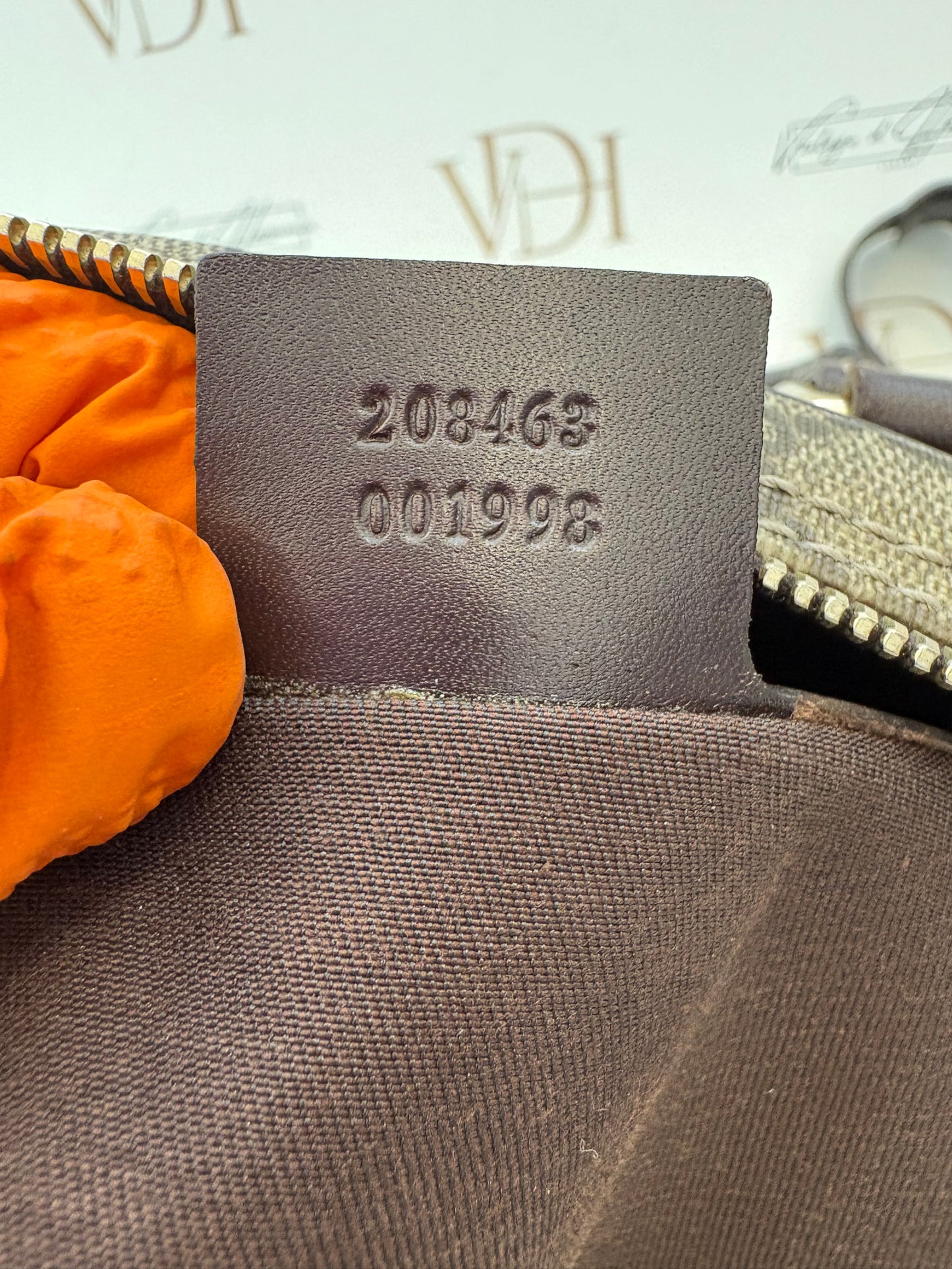 383128 - Gucci Messenger