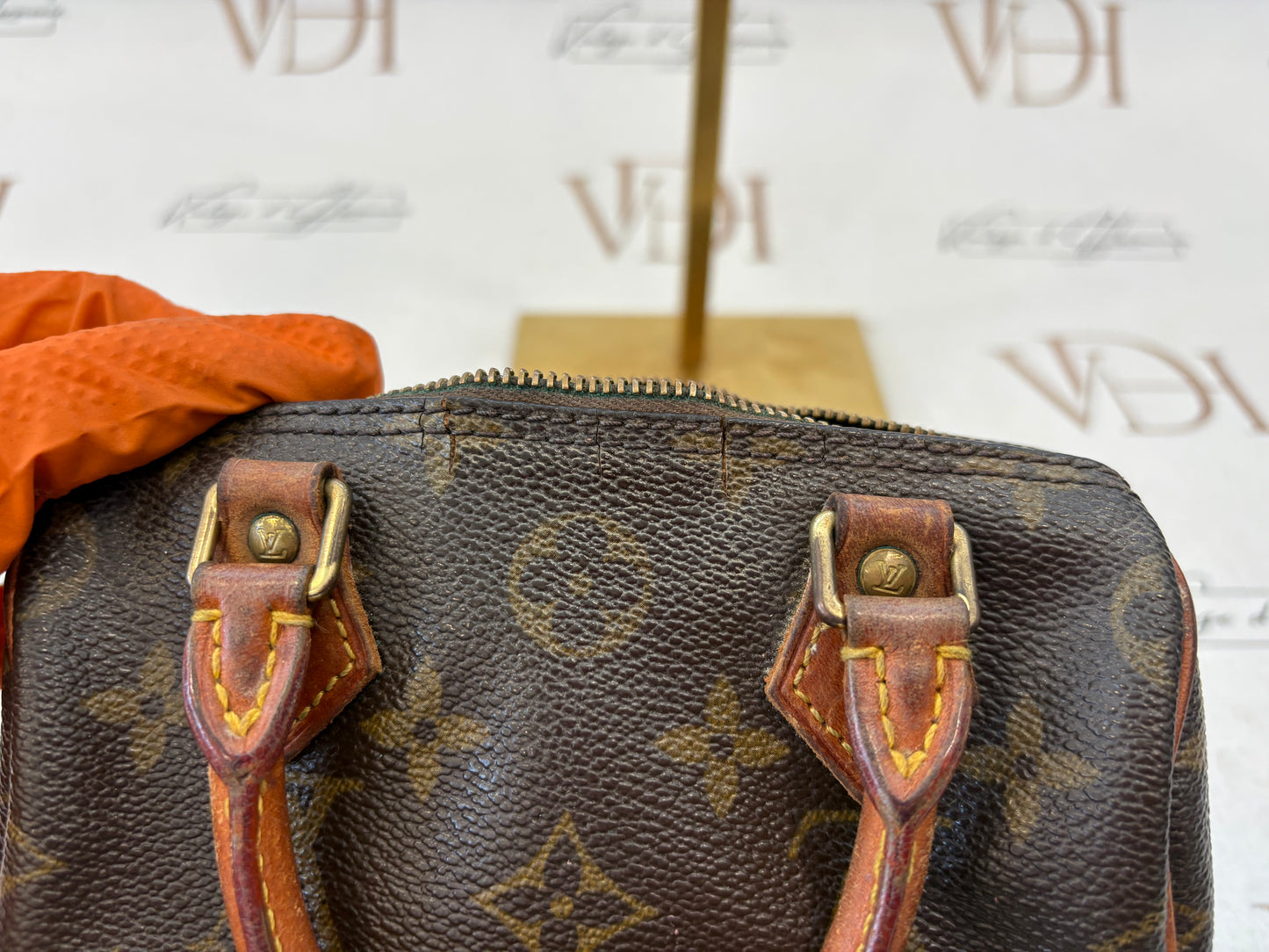 018358 - Louis Vuitton Speedy Nano
