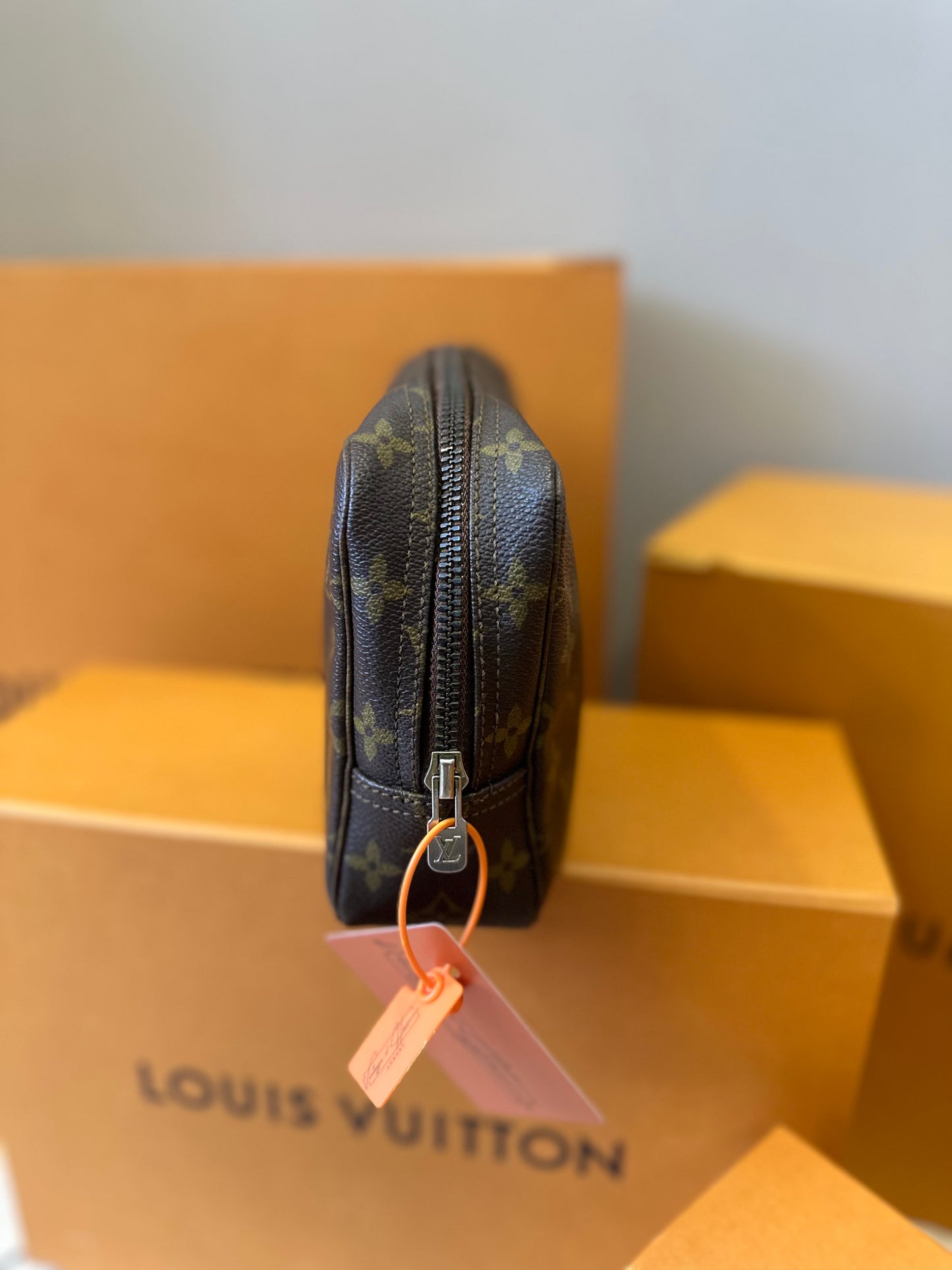 Louis Vuitton Trousse 23