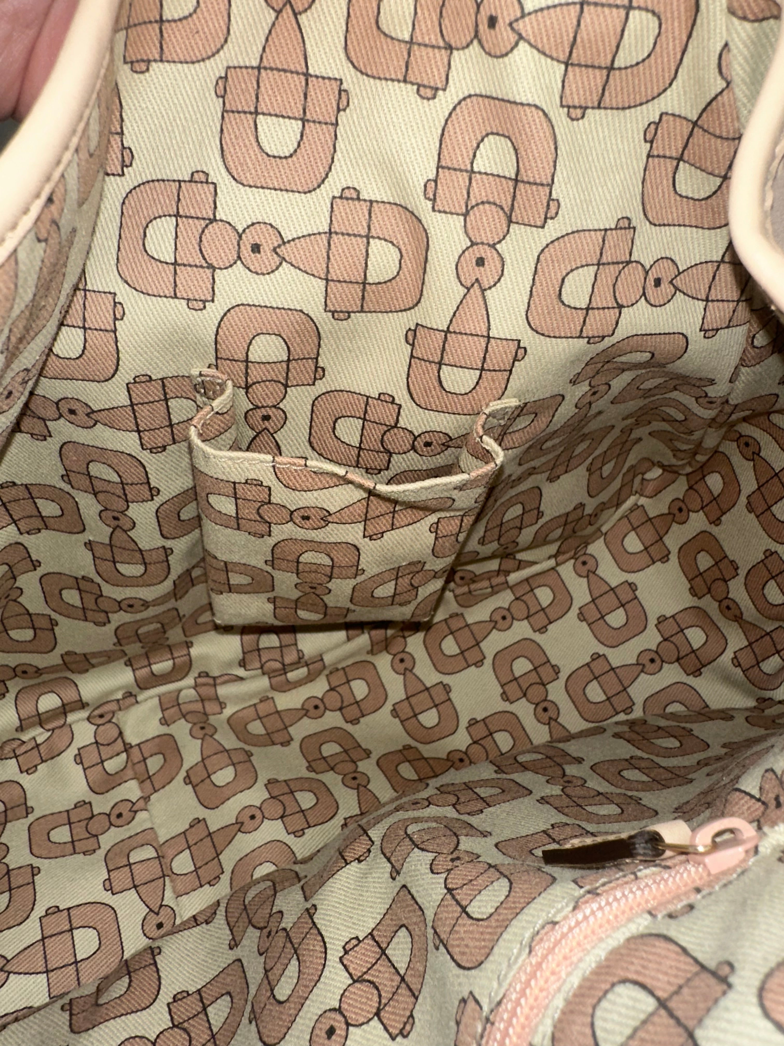 Gucci GG beige