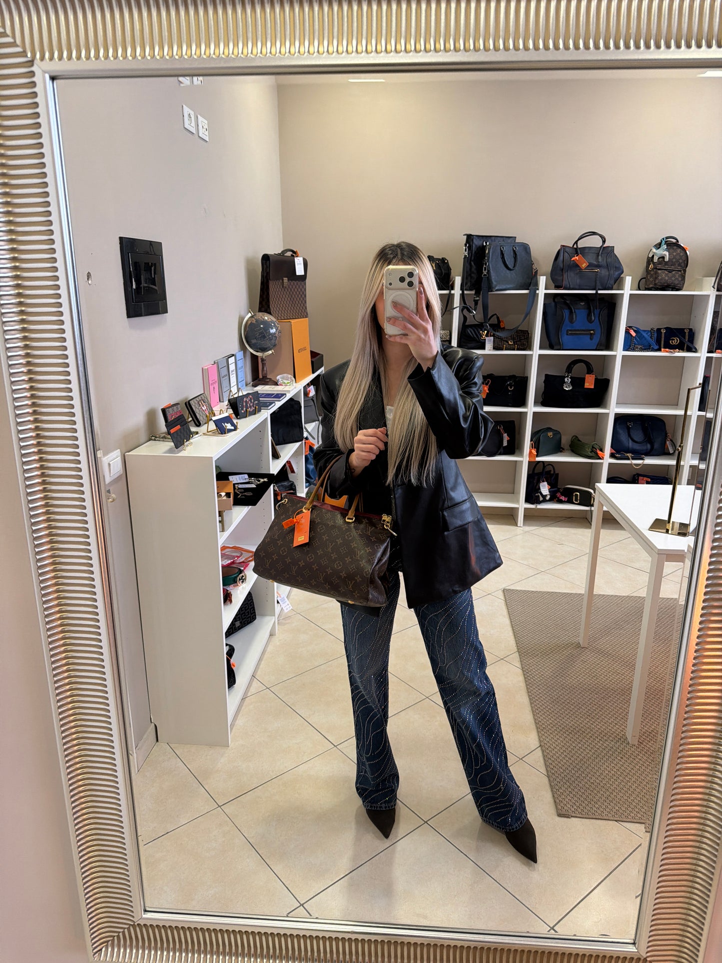 016809 - Louis Vuitton Pallas