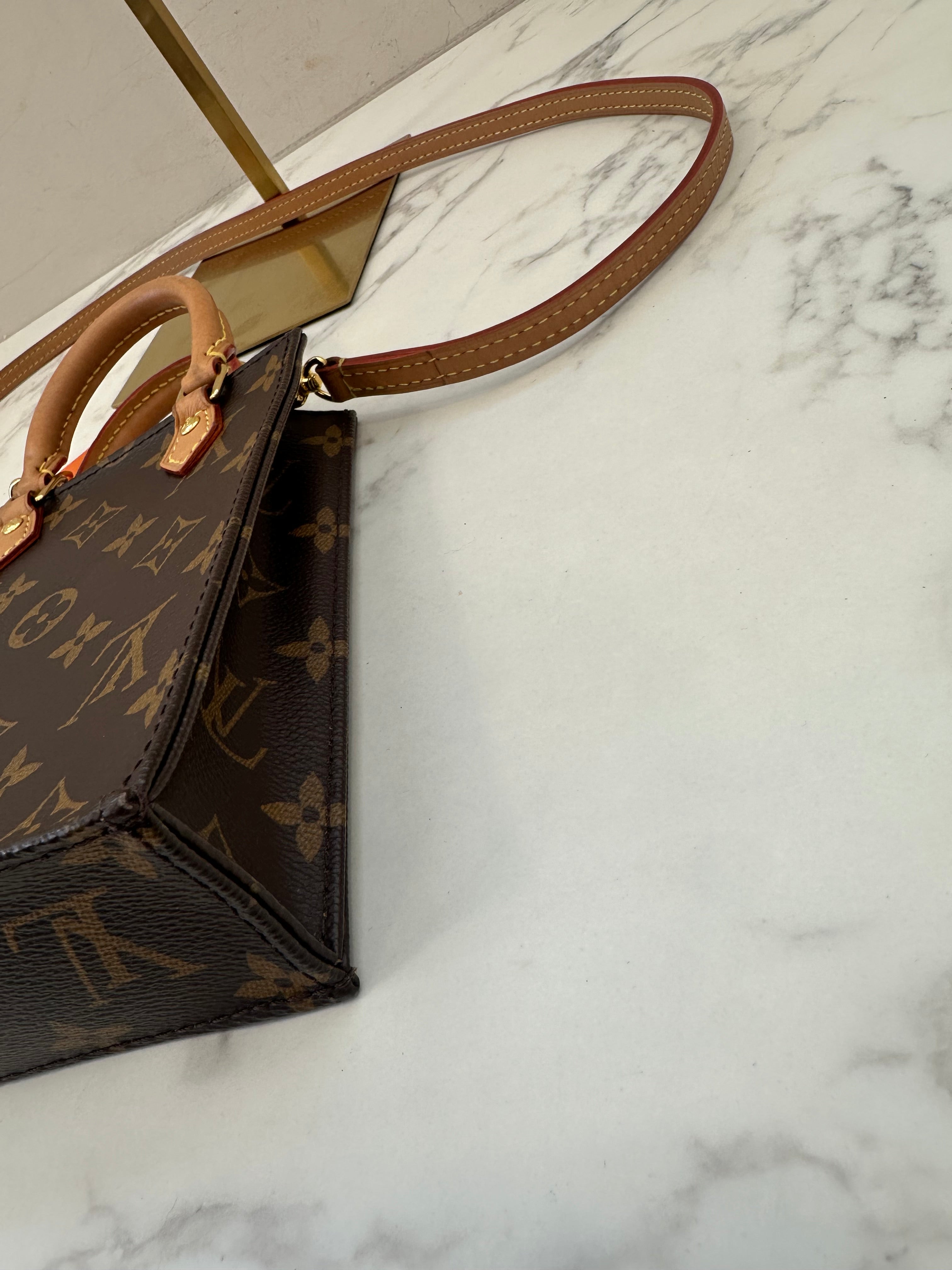 Louis Vuitton Petite Sac Plat