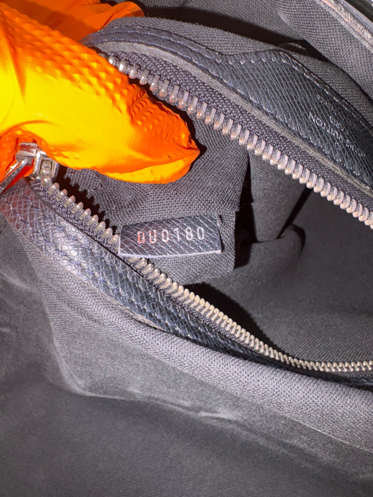 382876 - Louis Vuitton Taiga Andrei