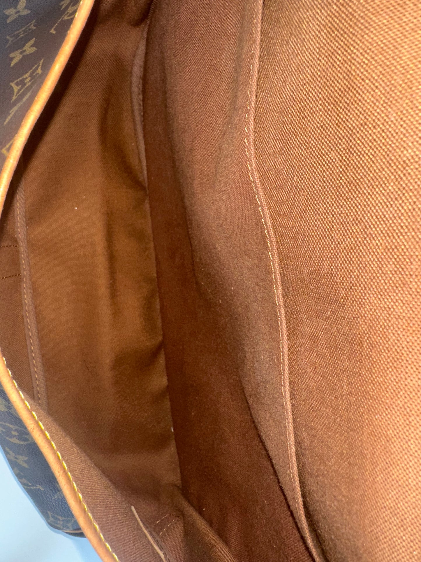 Louis Vuitton Saumur 35