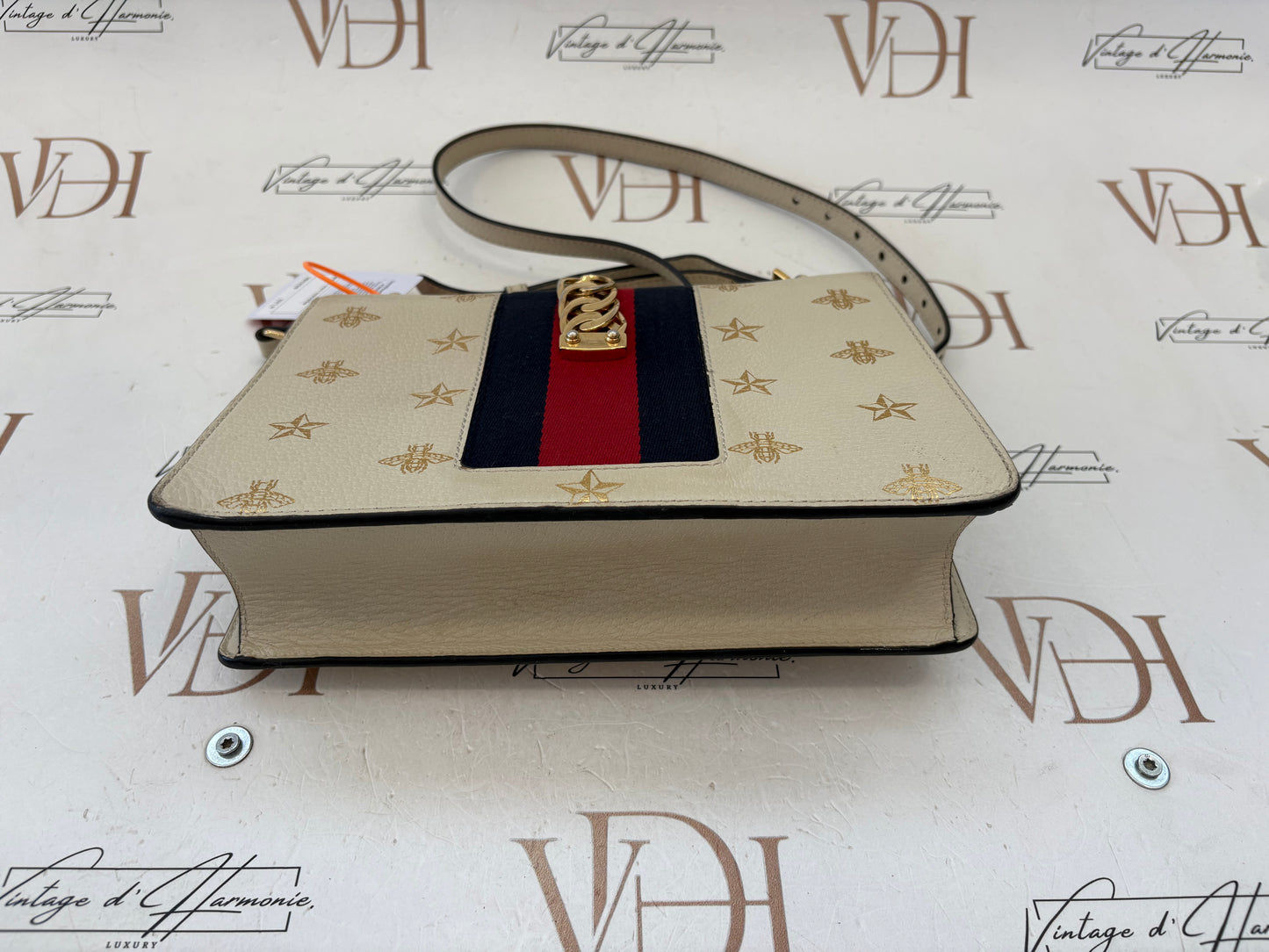 384258 - Gucci