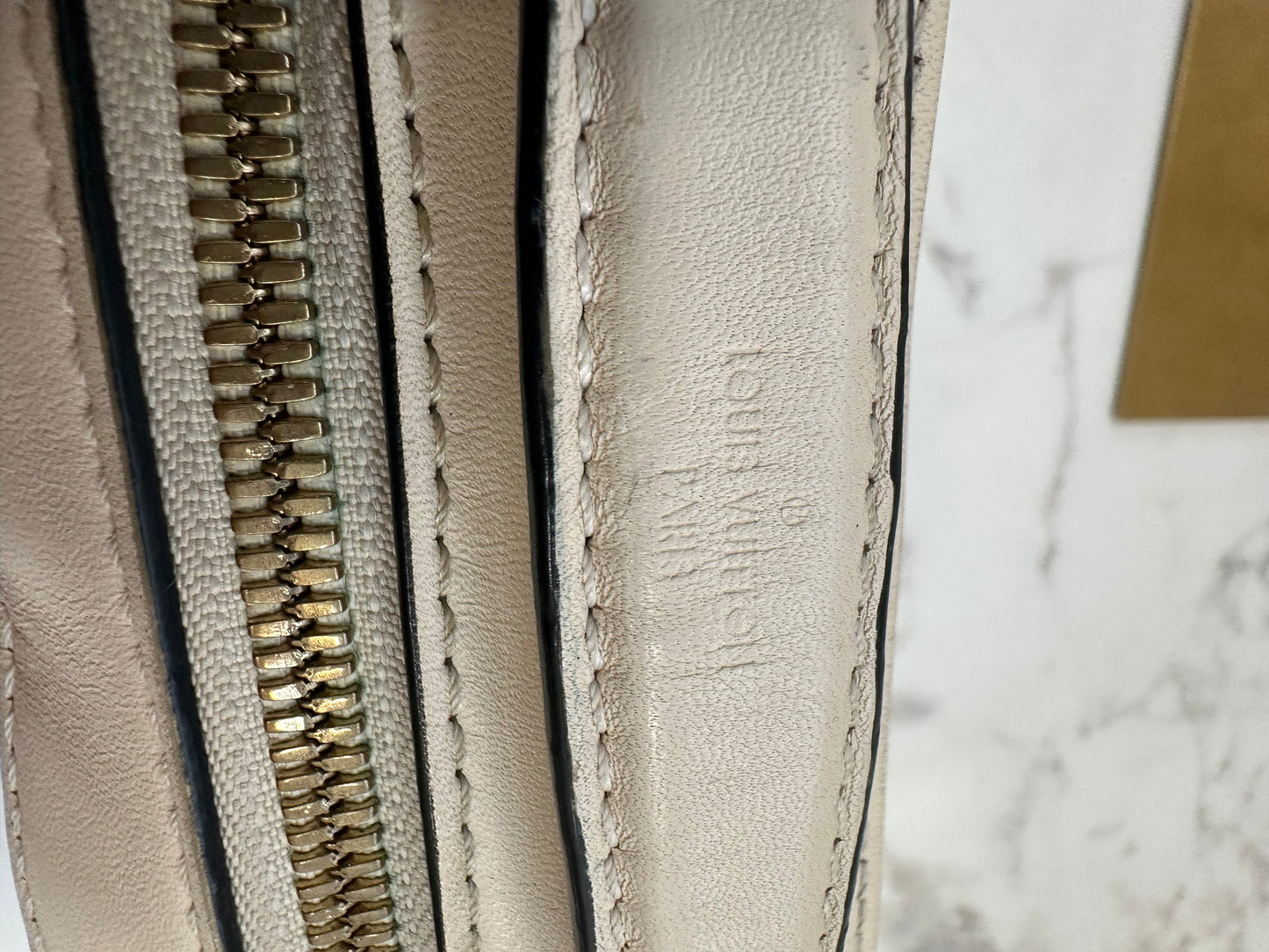 Louis Vuitton Saintogne