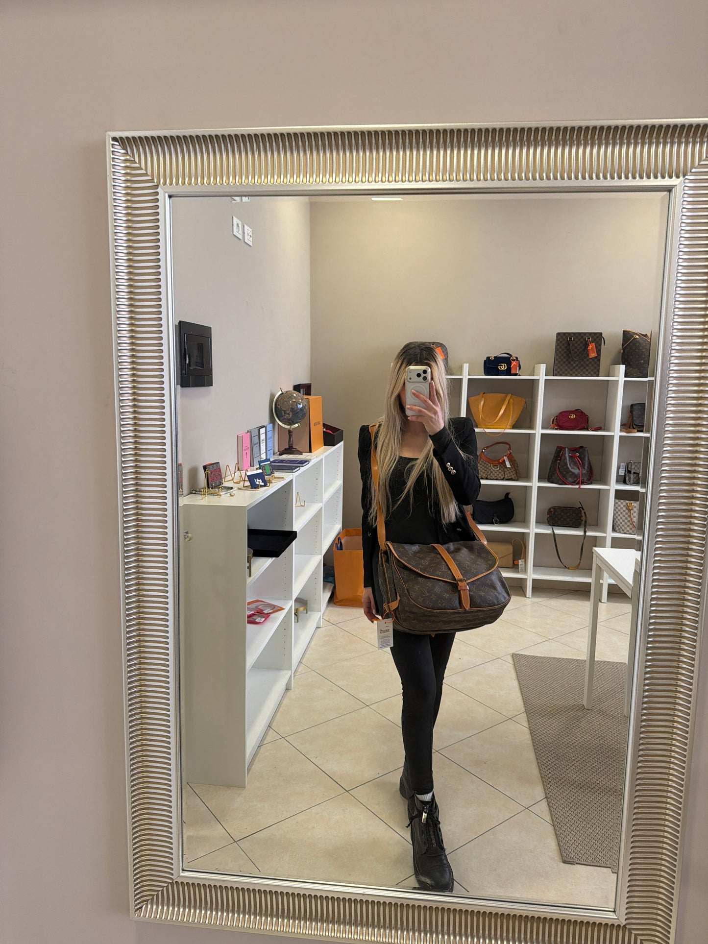 017916 - Louis Vuitton Saumur 35