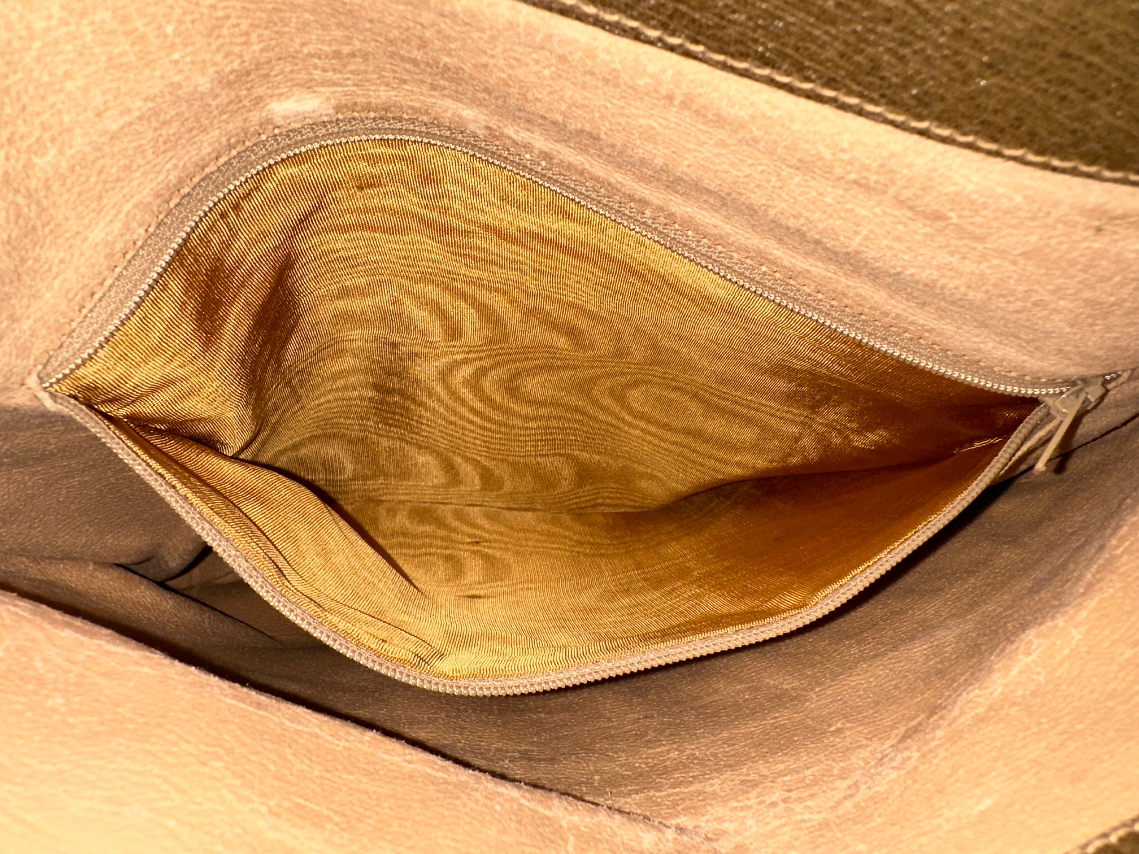 Gucci Pochette Interlocking