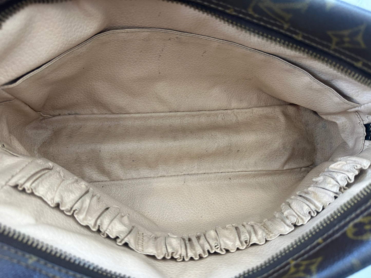 Louis Vuitton Trousse Toilette 28