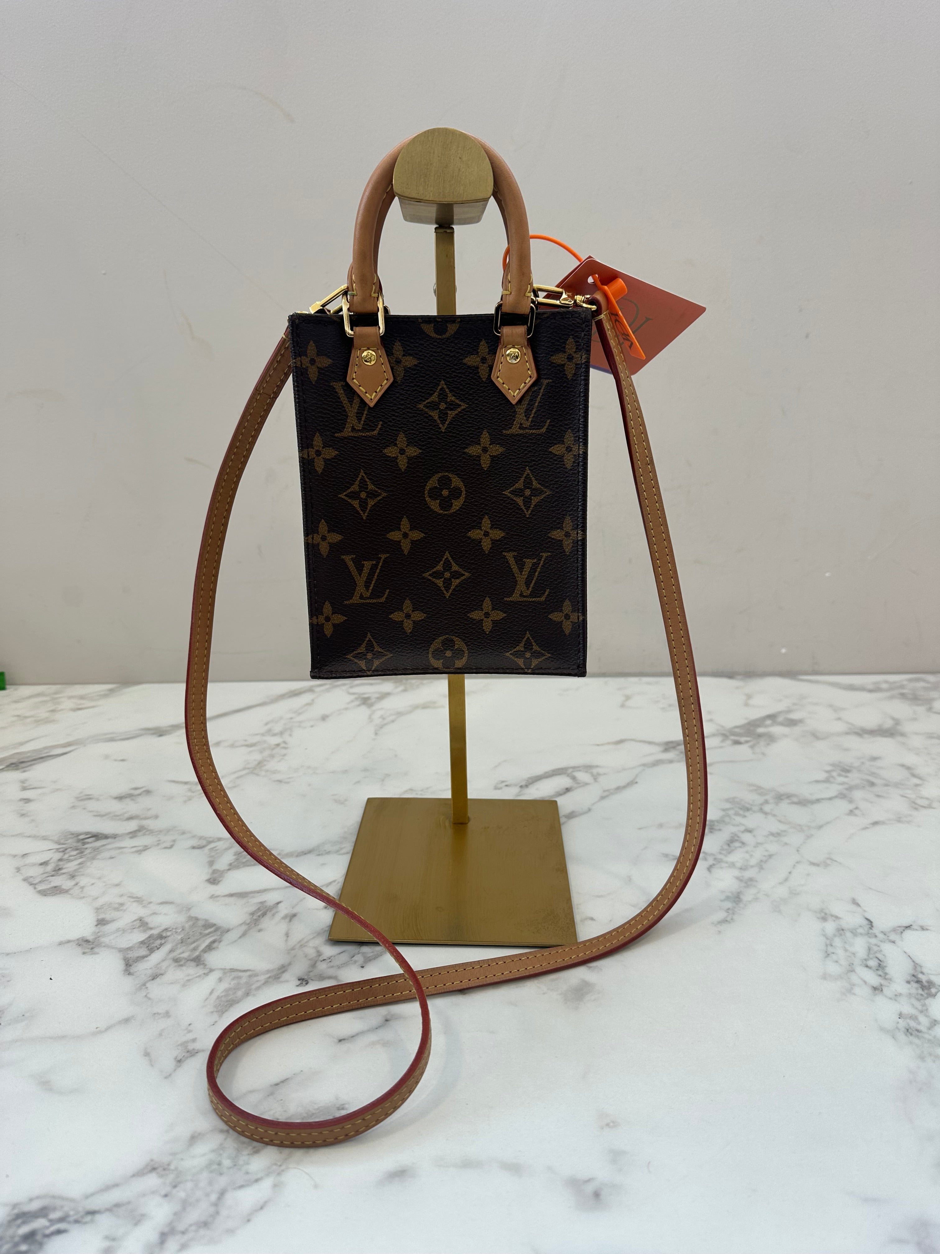 Louis Vuitton Petite Sac Plat
