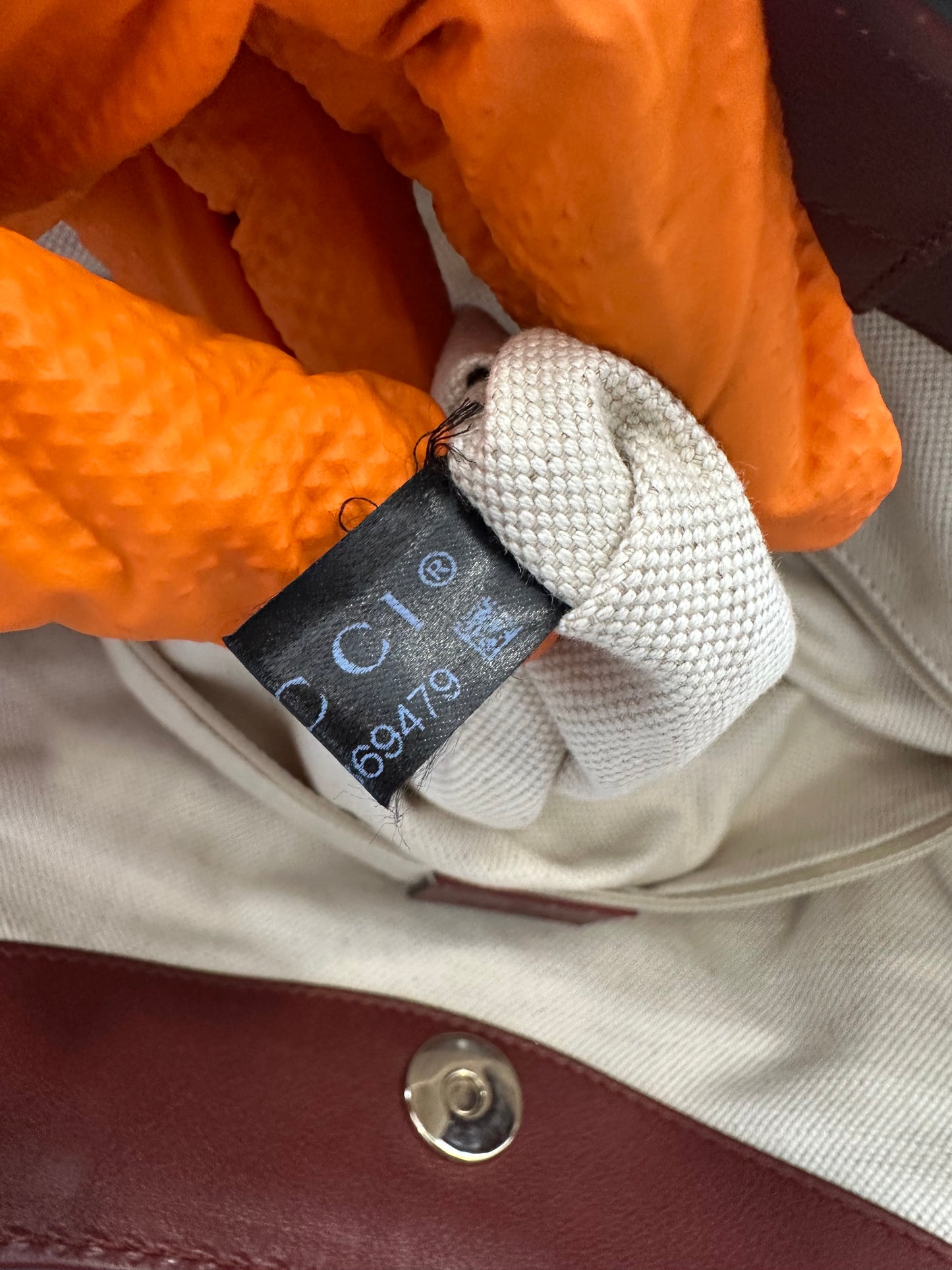 382879 - Gucci Sukey