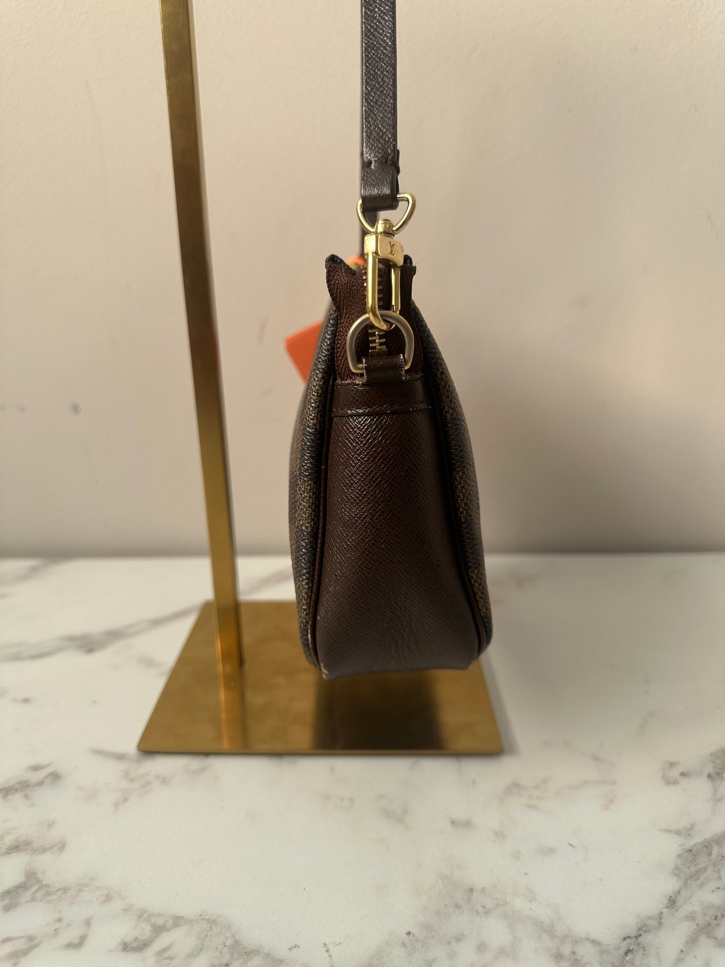 Louis Vuitton Pochette Damier
