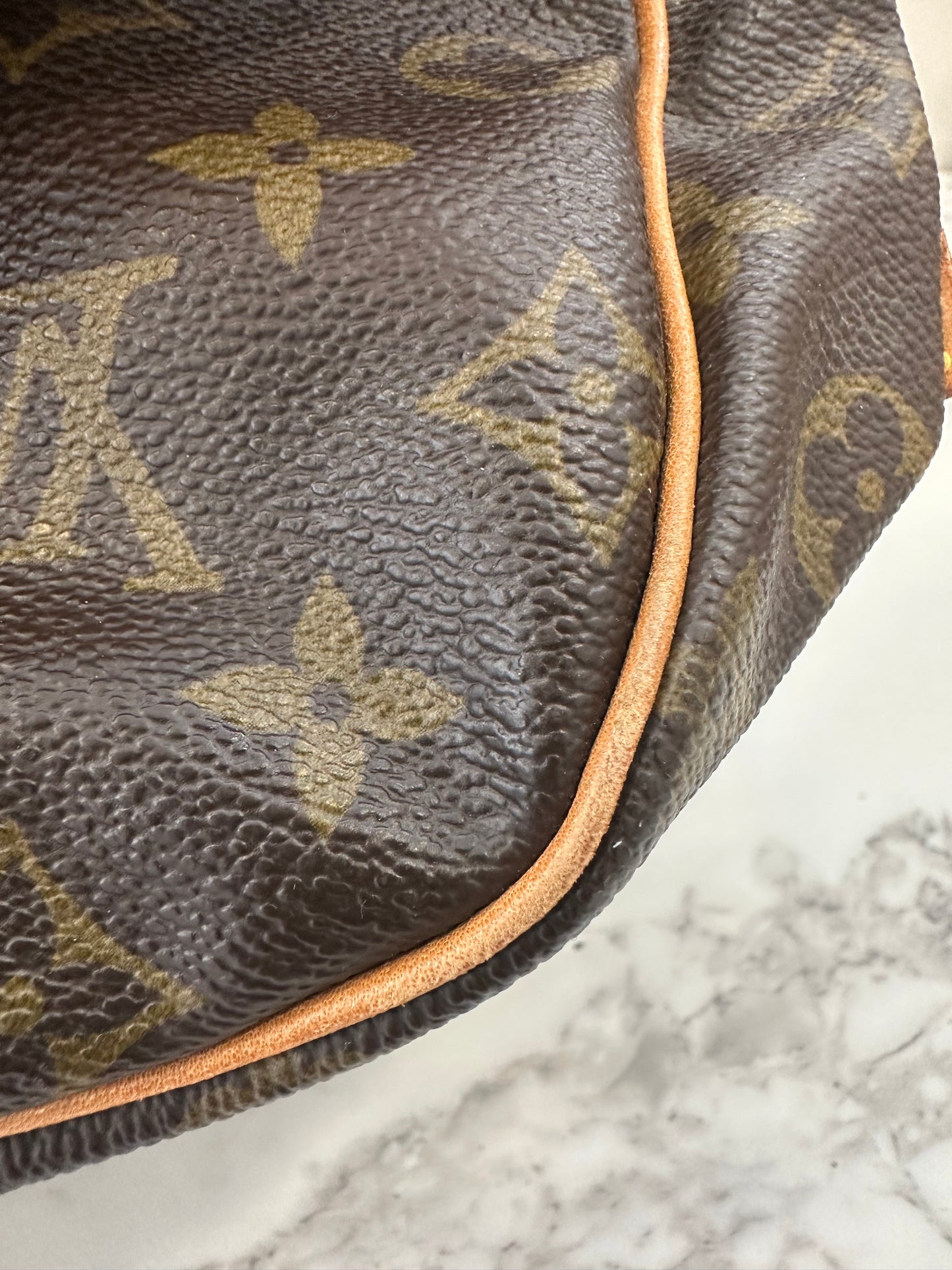 Louis Vuitton Saumur 35