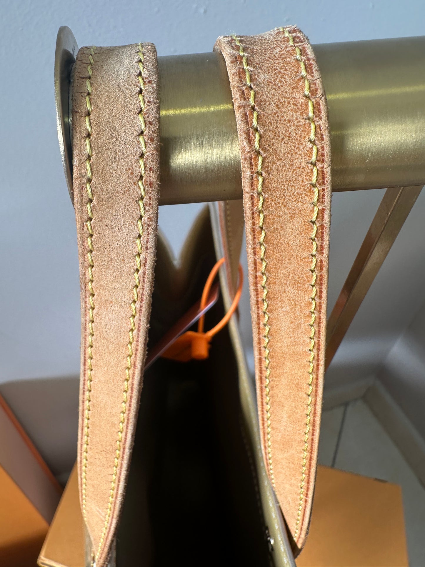 Louis Vuitton Tote MM vernis