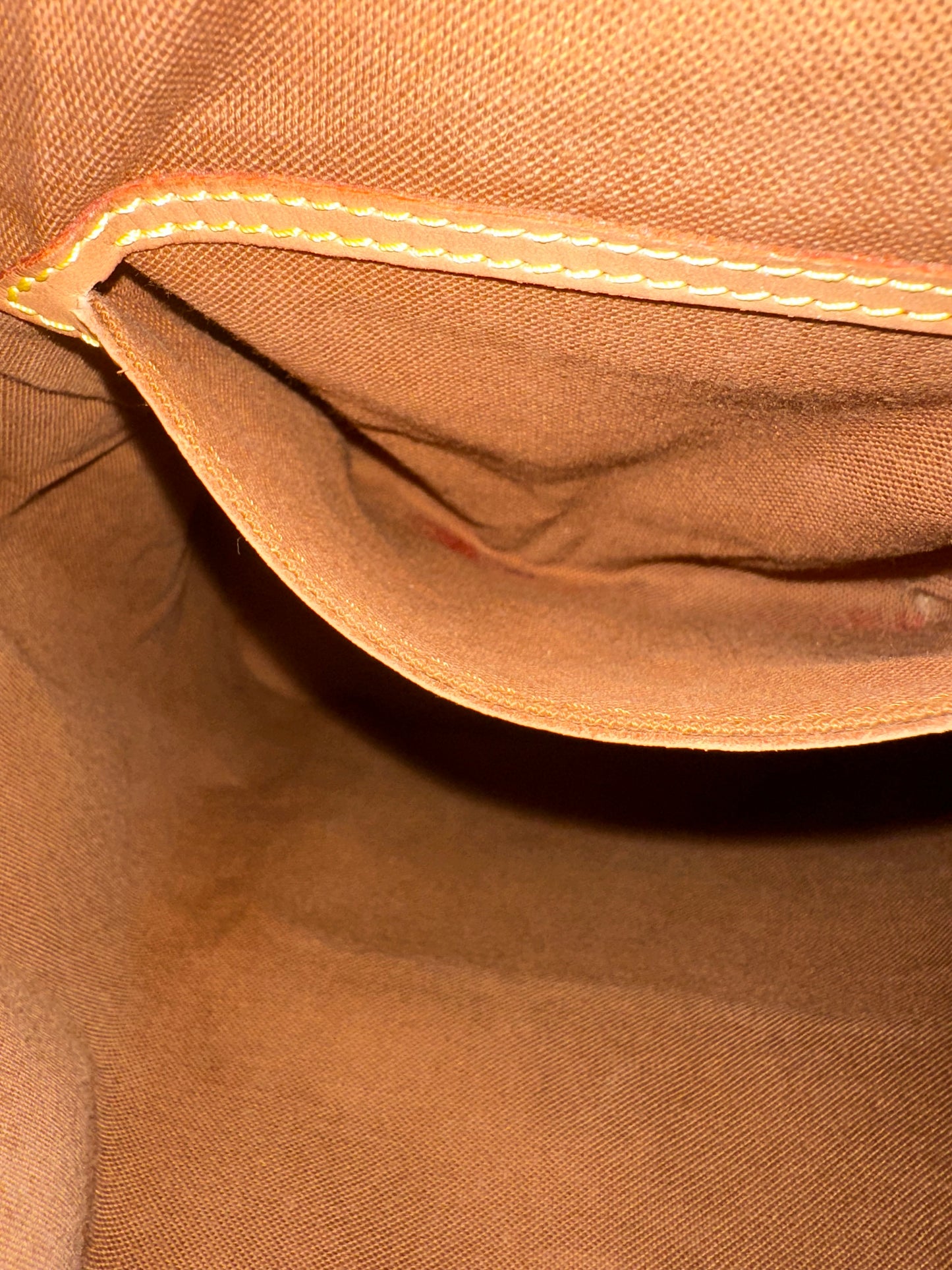 Louis Vuitton Montsouris MM