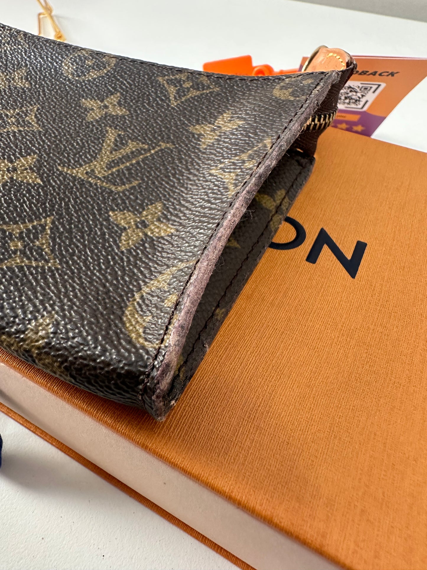 Louis Vuitton Pochette Bucket