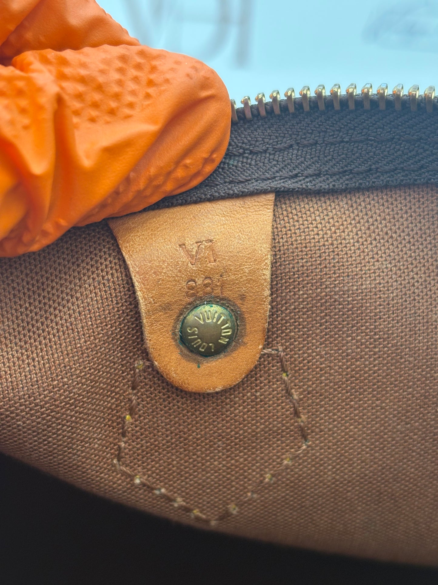 018907 - Louis Vuitton Speedy 30