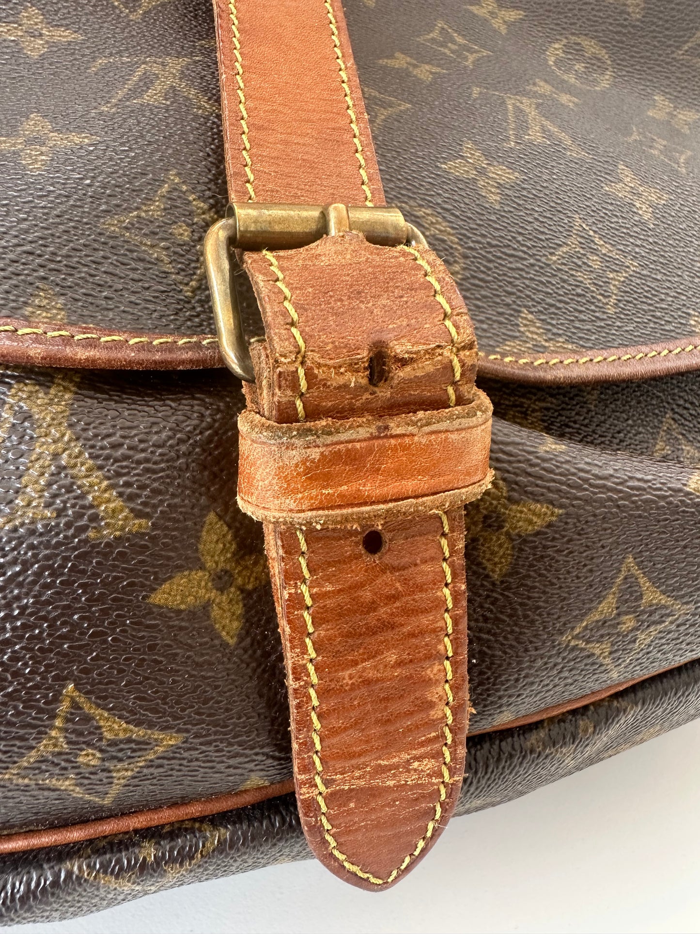 Louis Vuitton Saumur35