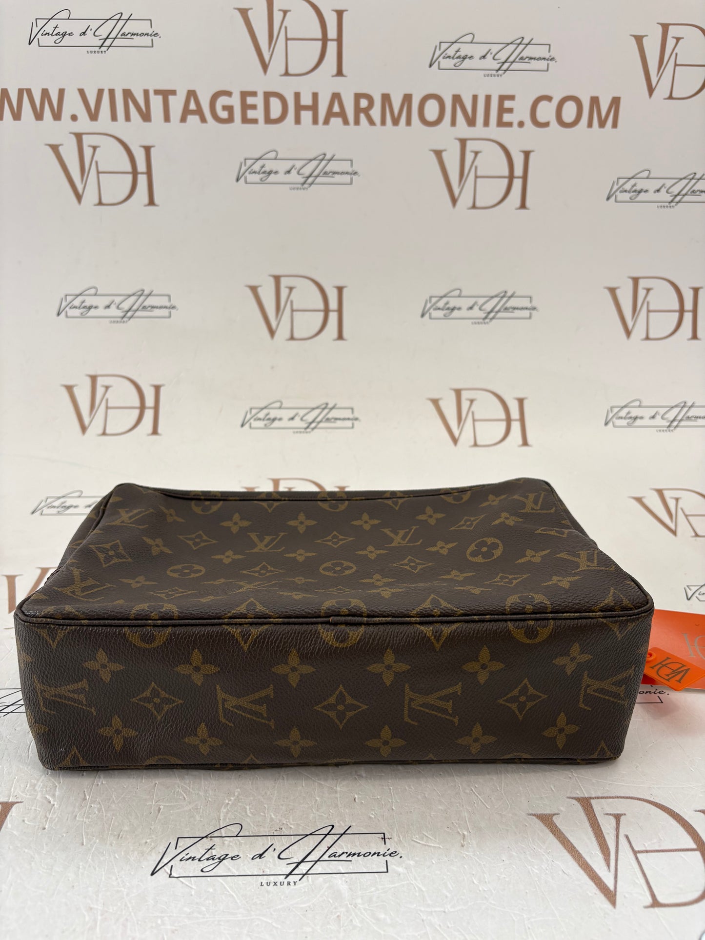 018115 - Louis Vuitton Trousse Toilette 28 M